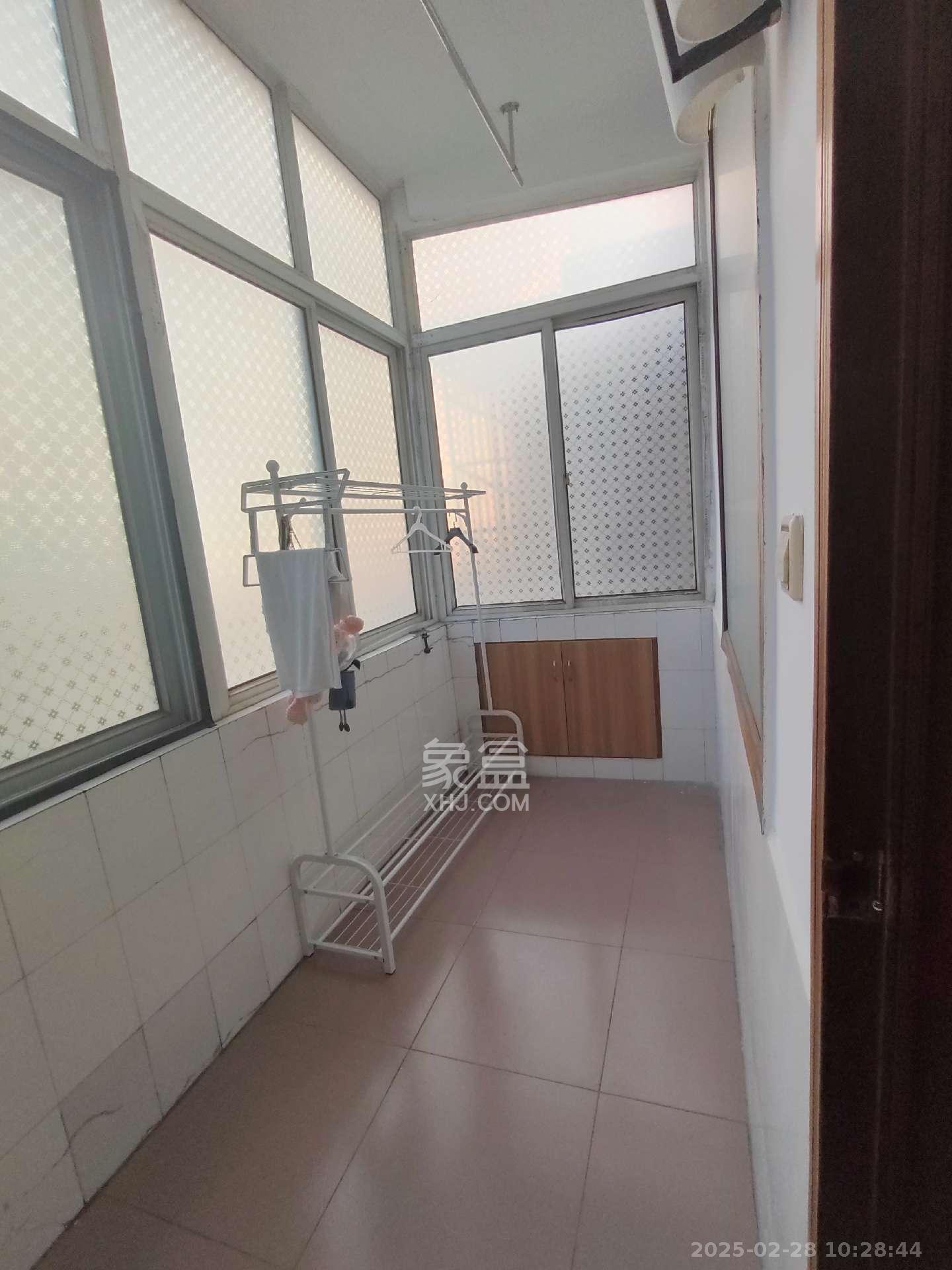 海关钢晓村  1室2厅1卫    650.0元/月 海关钢晓村  1室2厅1卫    650.0元/月室内图