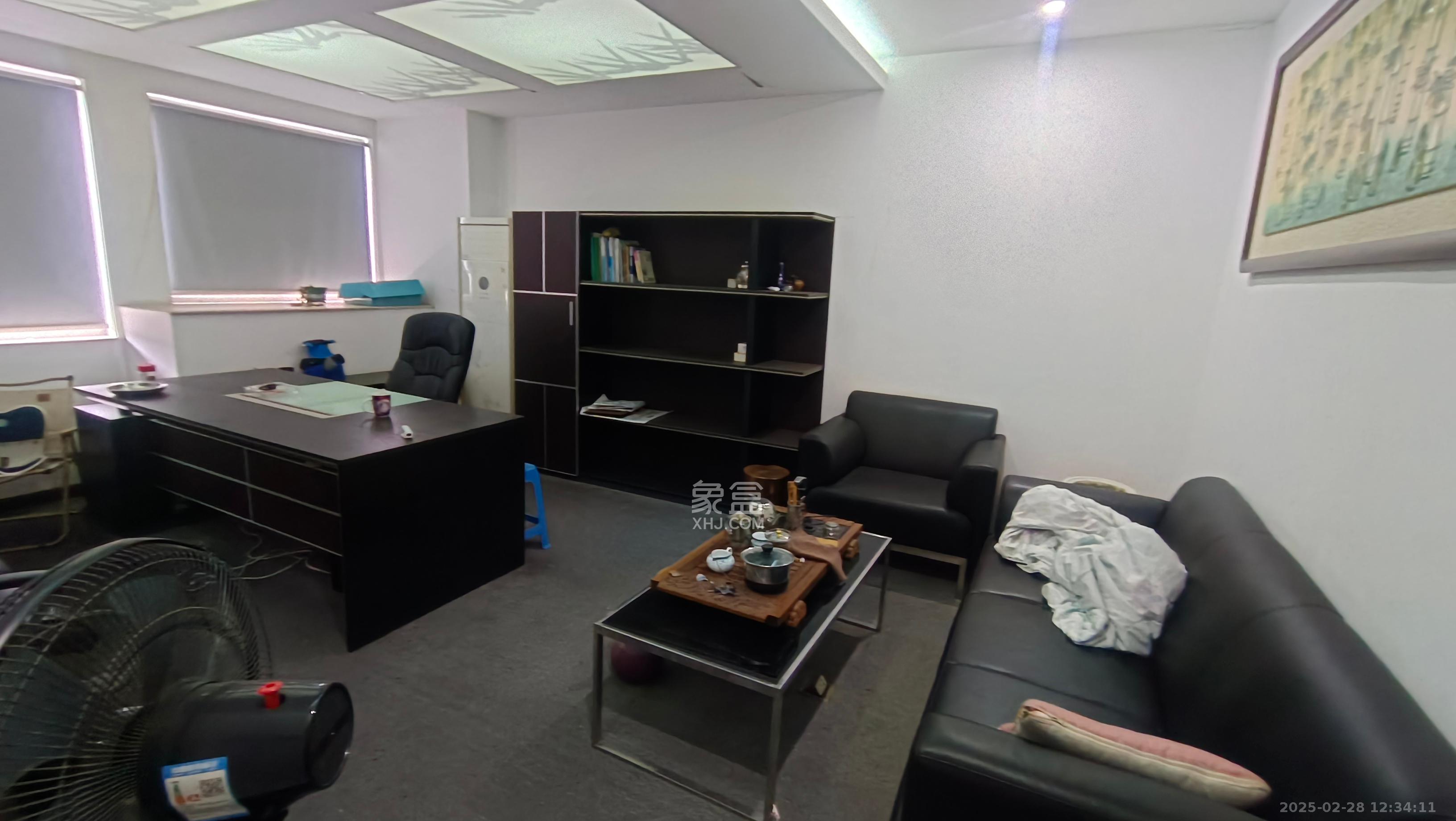 汇达国际公馆(汇达大厦) 5室1厅1卫 8000.0元/月 汇达国际公馆(汇达大厦) 5室1厅1卫 8000.0元/月室内图