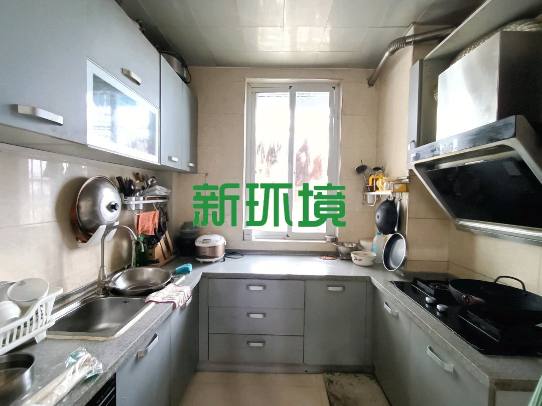 旺角佳园  4室2厅2卫   85.00万客厅