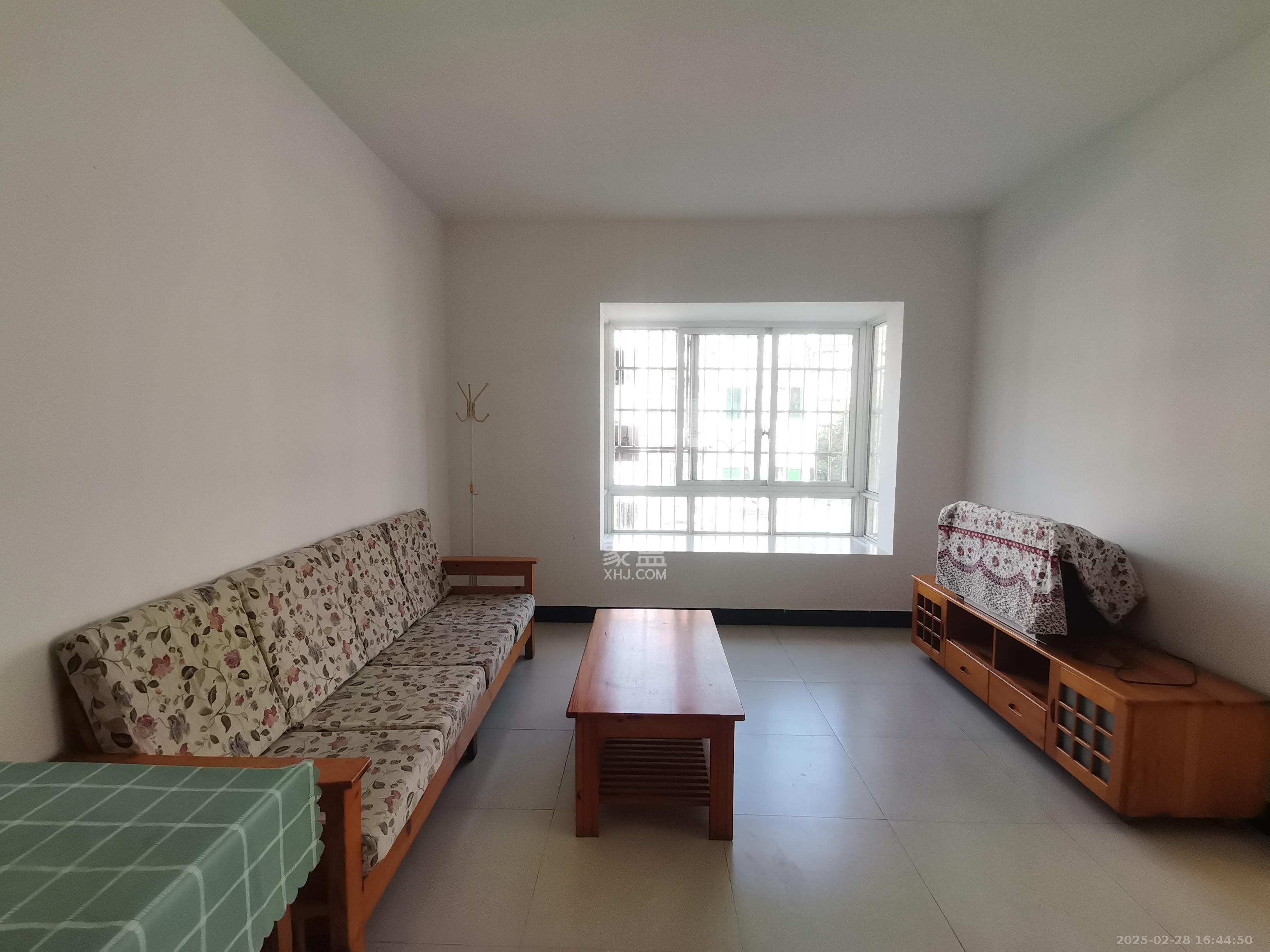 雅雀湖小区 3室2厅2卫 2100.0元/月 雅雀湖小区 3室2厅2卫 2100.0元/月室内图