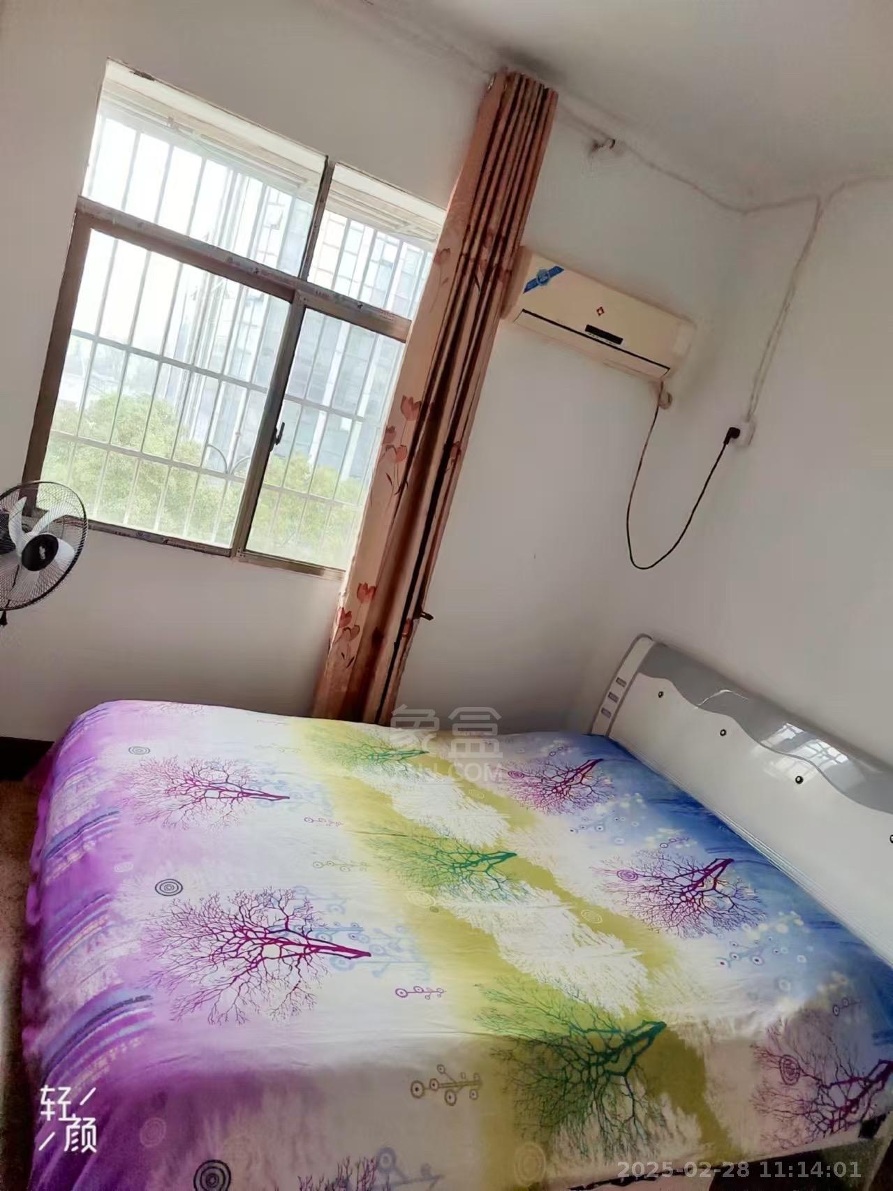 钟鼓岭龙山塘 1室1厅1卫 700.0元/月 钟鼓岭龙山塘 1室1厅1卫 700.0元/月室内图