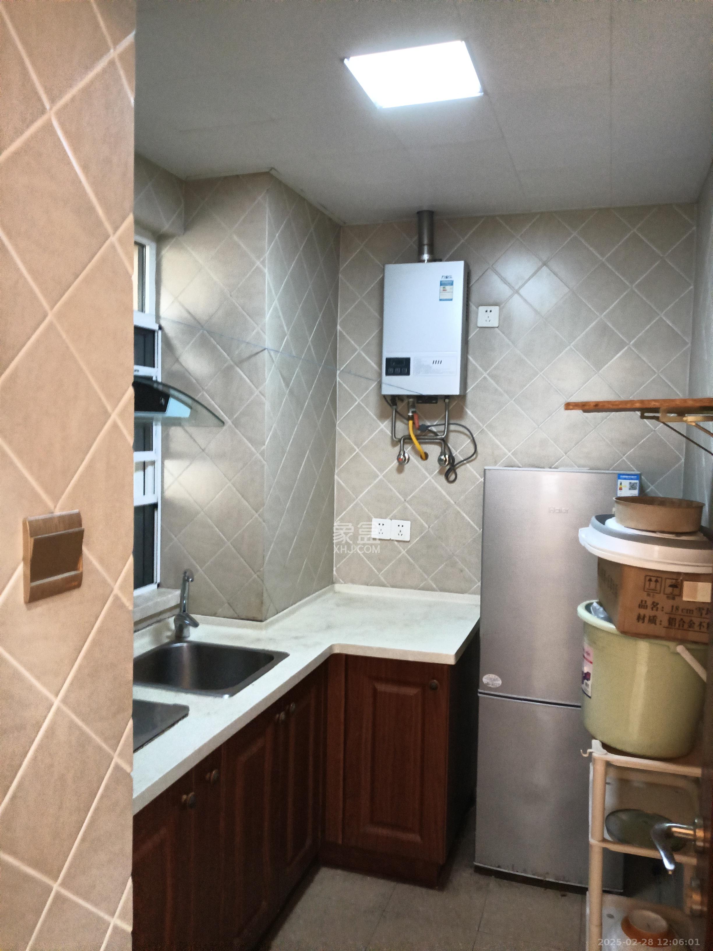 郡原居里 3室2厅1卫 2200.0元/月 郡原居里 3室2厅1卫 2200.0元/月室内图