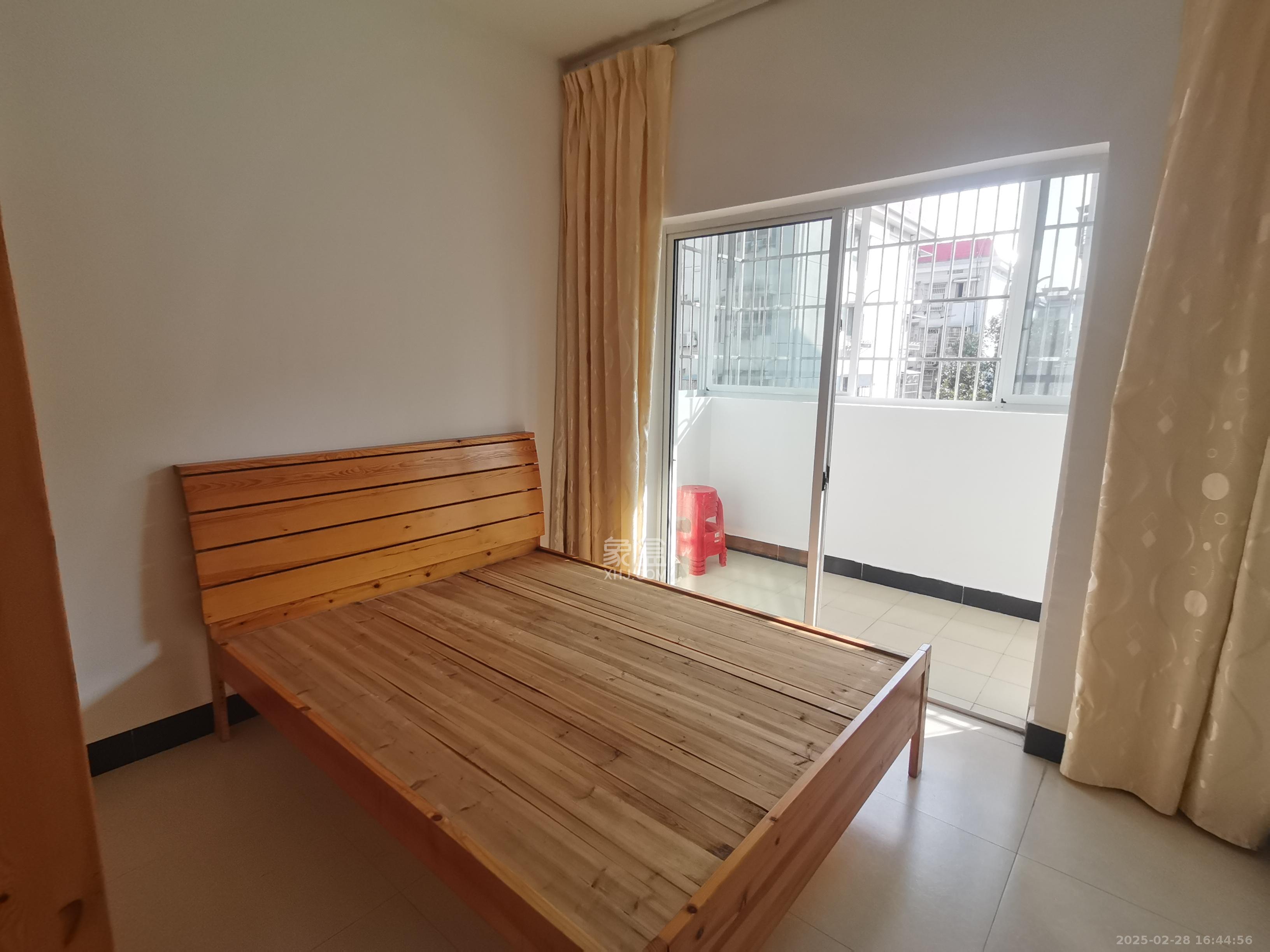 雅雀湖小区 3室2厅2卫 2100.0元/月 雅雀湖小区 3室2厅2卫 2100.0元/月室内图