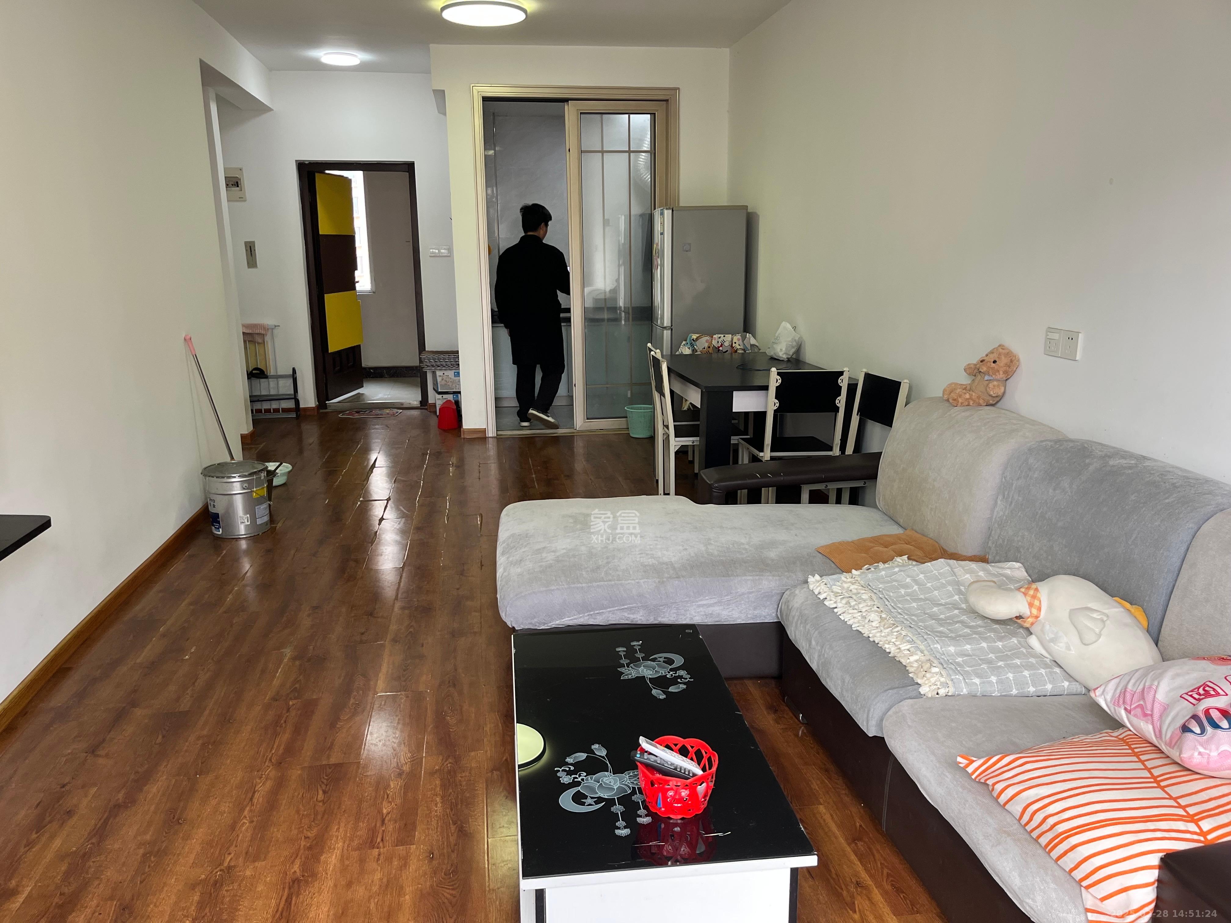 中铁西江悦一期  2室1厅1卫   2300.00元/月室内图