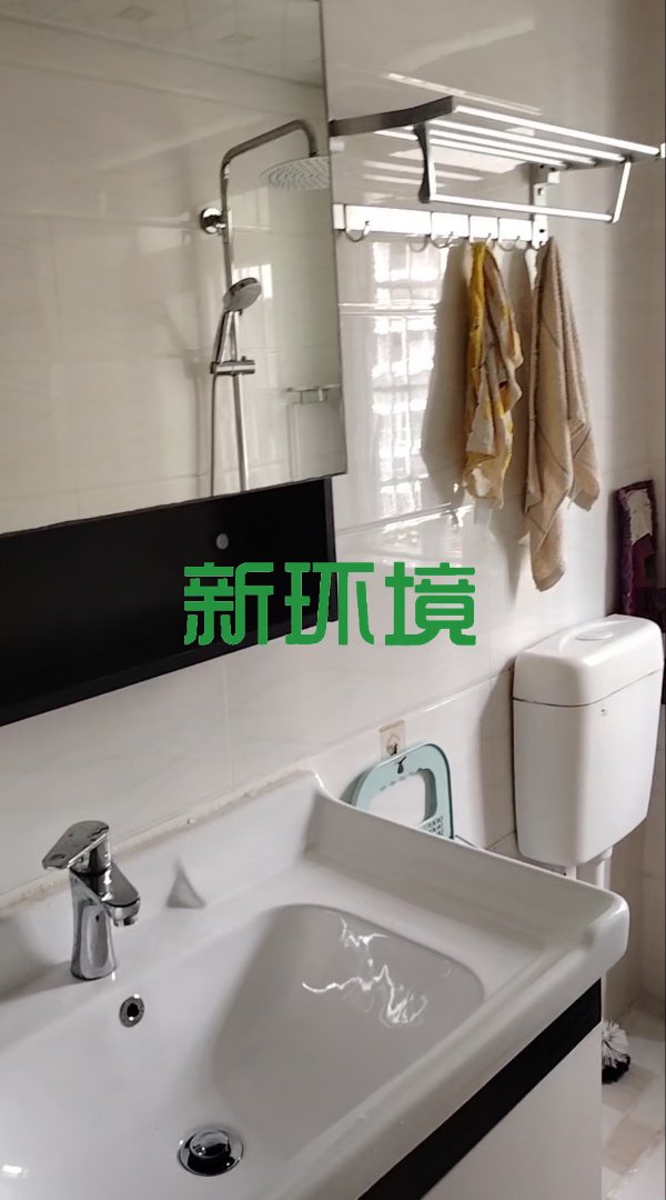 熙城春天  2室2厅1卫   1500.00元/月室内图