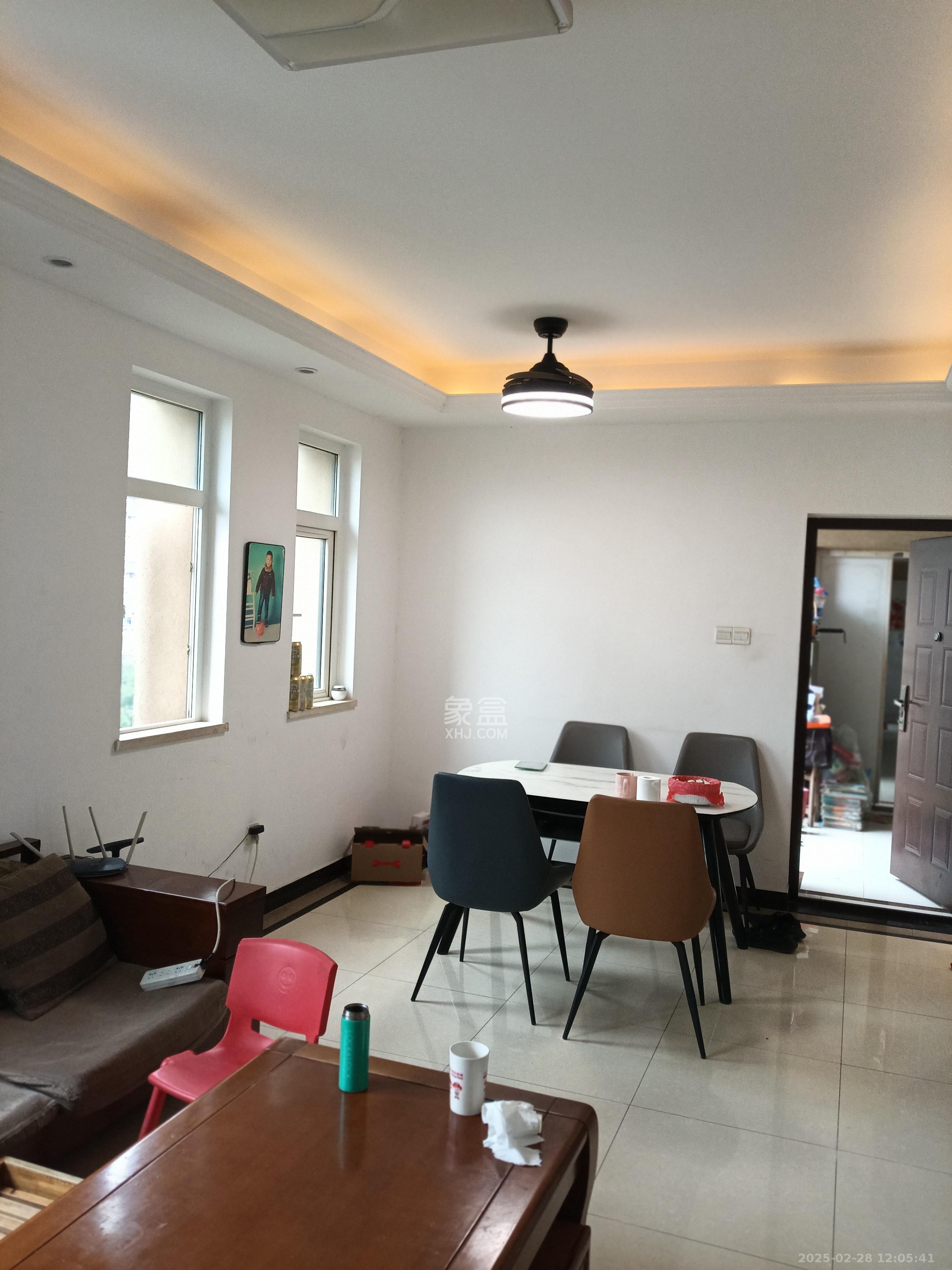 郡原居里 3室2厅1卫 2200.0元/月 郡原居里 3室2厅1卫 2200.0元/月室内图