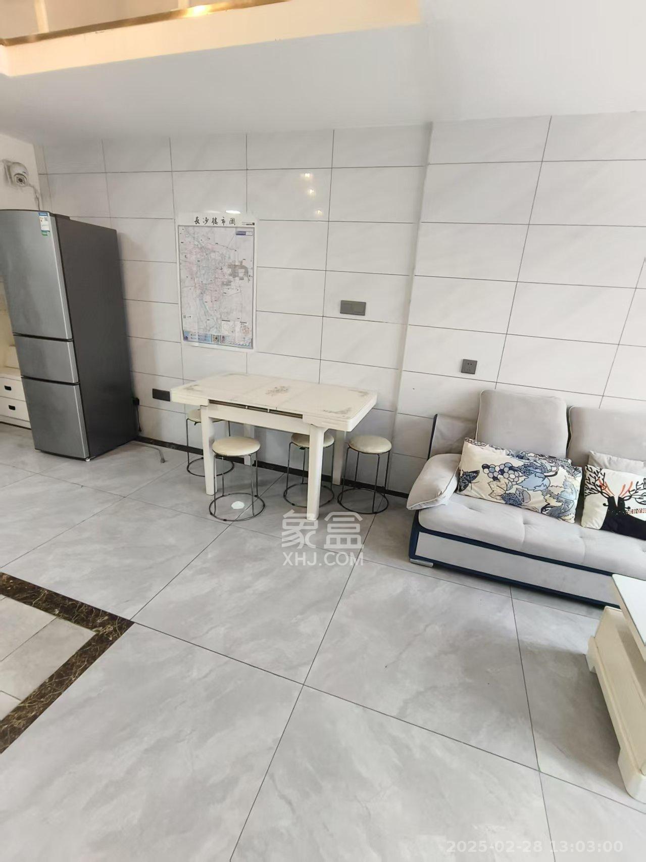 嘉宇银杉(嘉宇西苑) 2室1厅1卫 1600.0元/月 嘉宇银杉(嘉宇西苑) 2室1厅1卫 1600.0元/月室内图