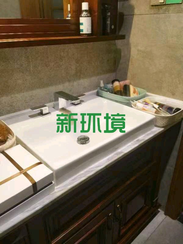 华天城小区  4室2厅2卫   130.00万客厅
