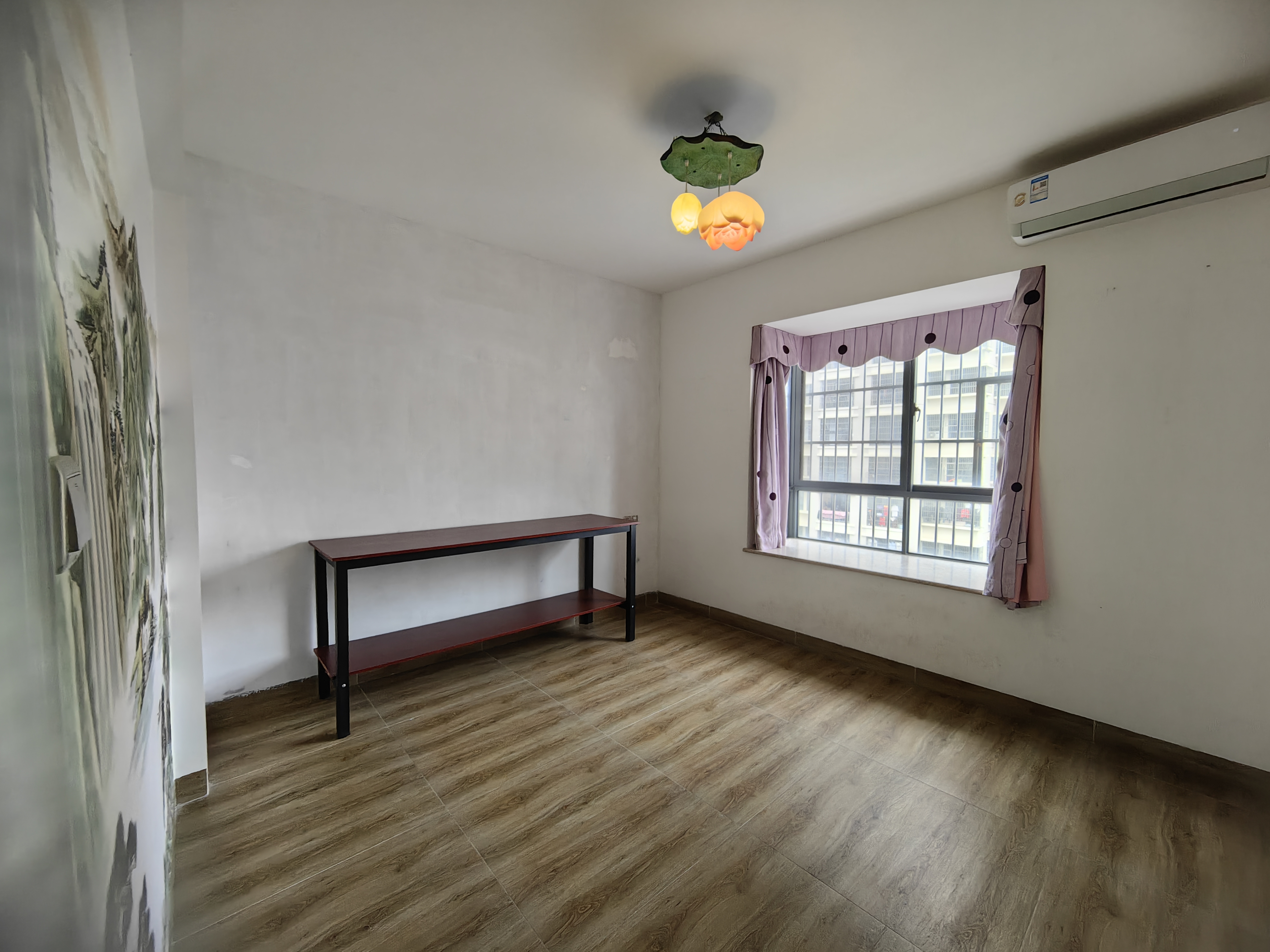 四季雅居 3室2厅2卫 200.0万 四季雅居 3室2厅2卫 200.0万客厅