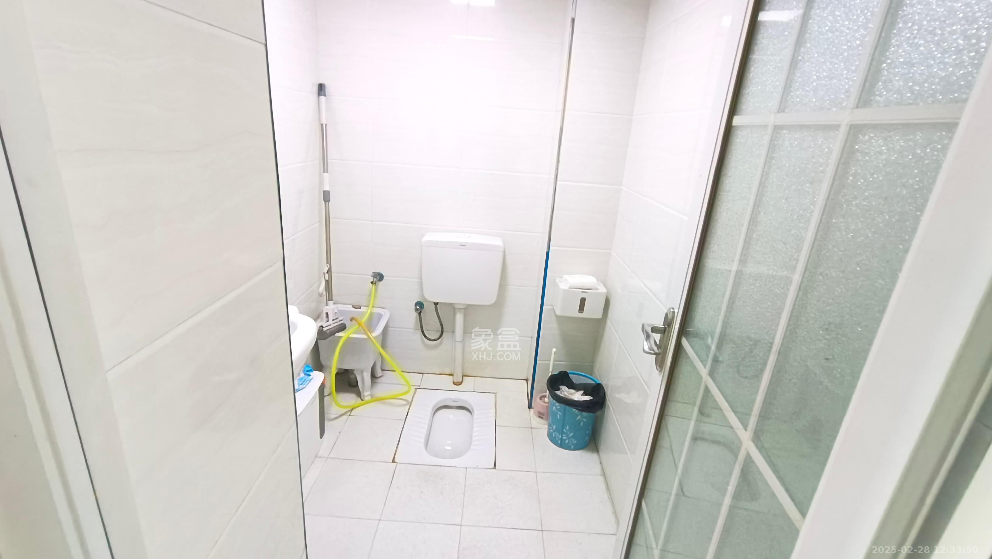 汇达国际公馆(汇达大厦) 5室1厅1卫 8000.0元/月 汇达国际公馆(汇达大厦) 5室1厅1卫 8000.0元/月室内图