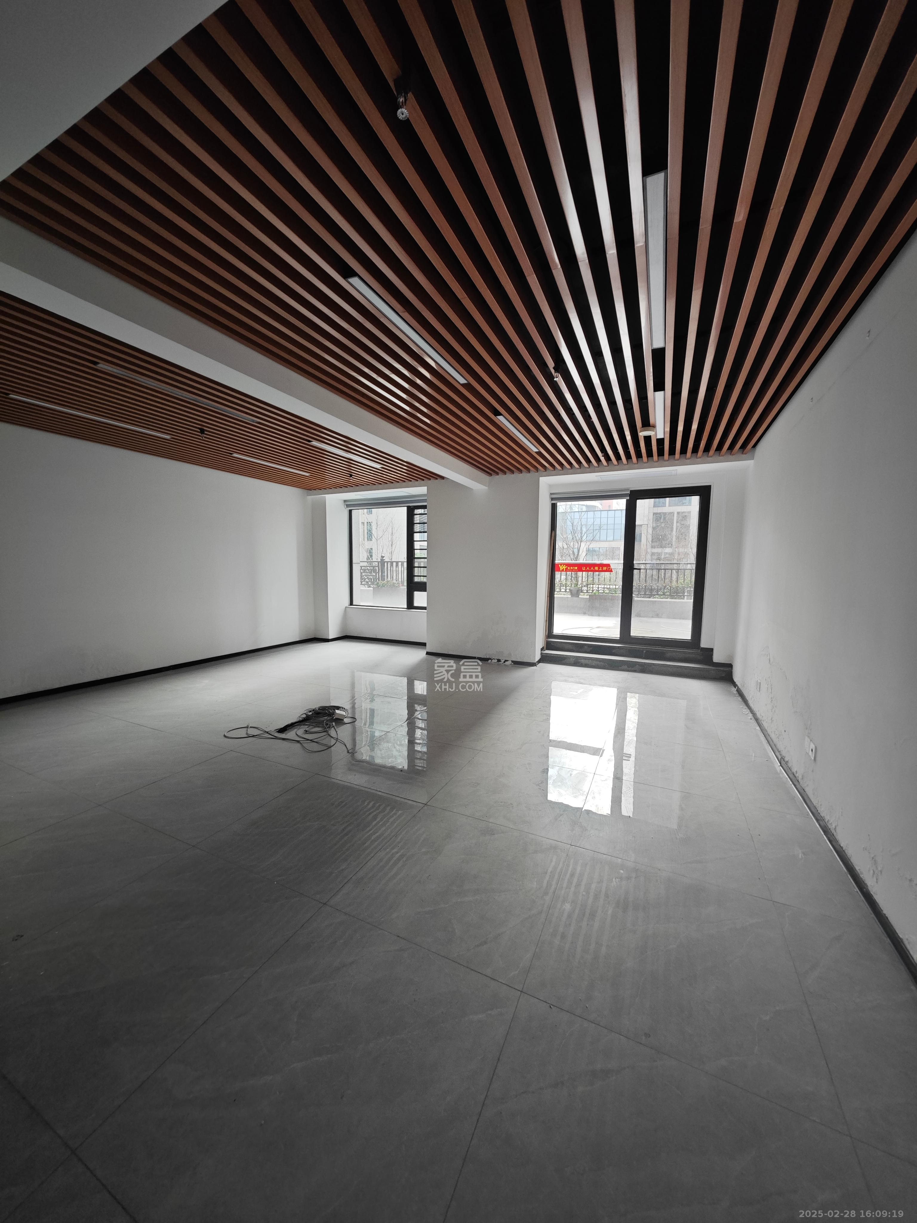 新城悦隽公园   260.0㎡      9800.0元/月