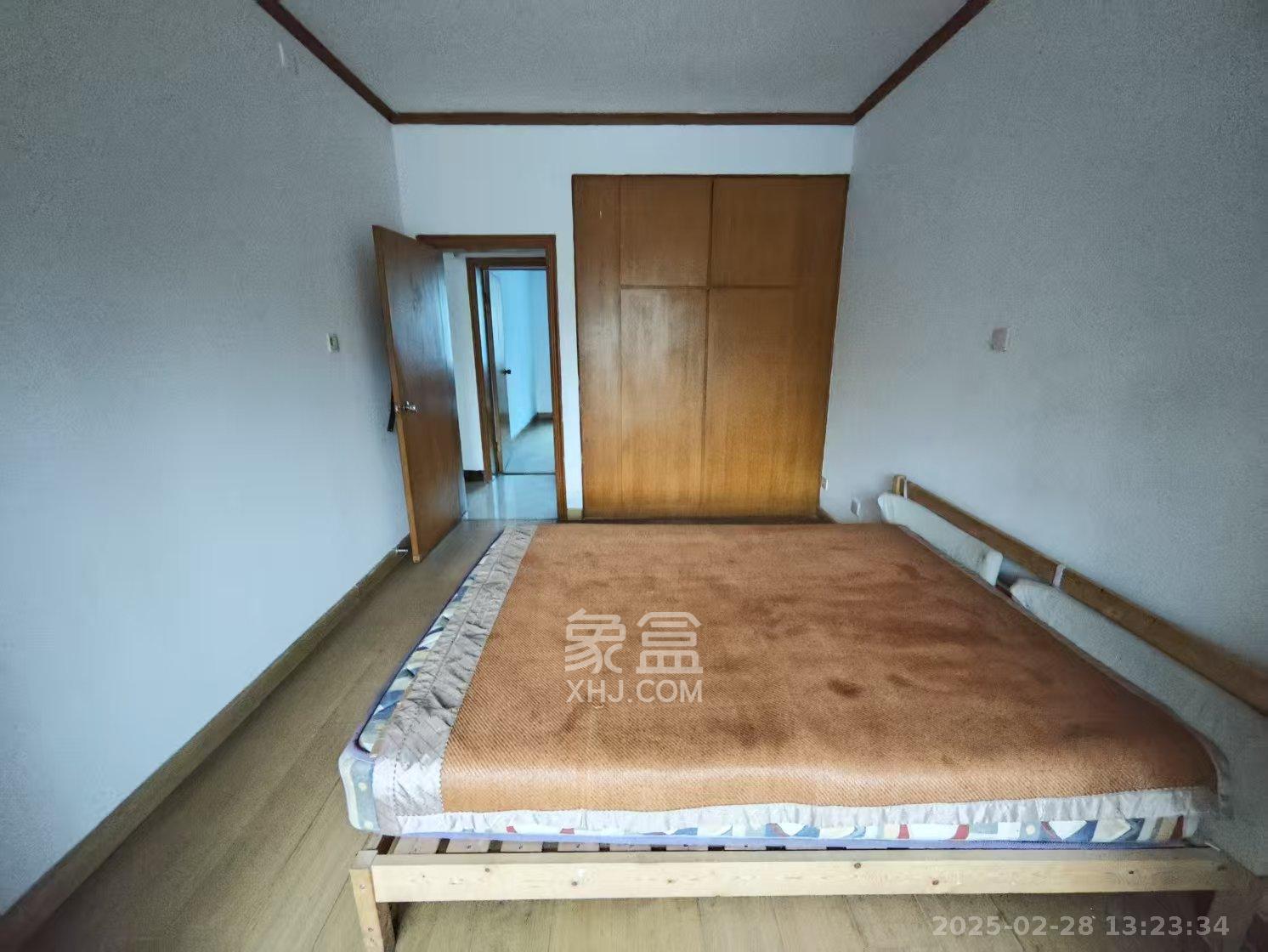 灰埠小区（灰埠社区）  30室30厅7卫    5000.0元/月室内图