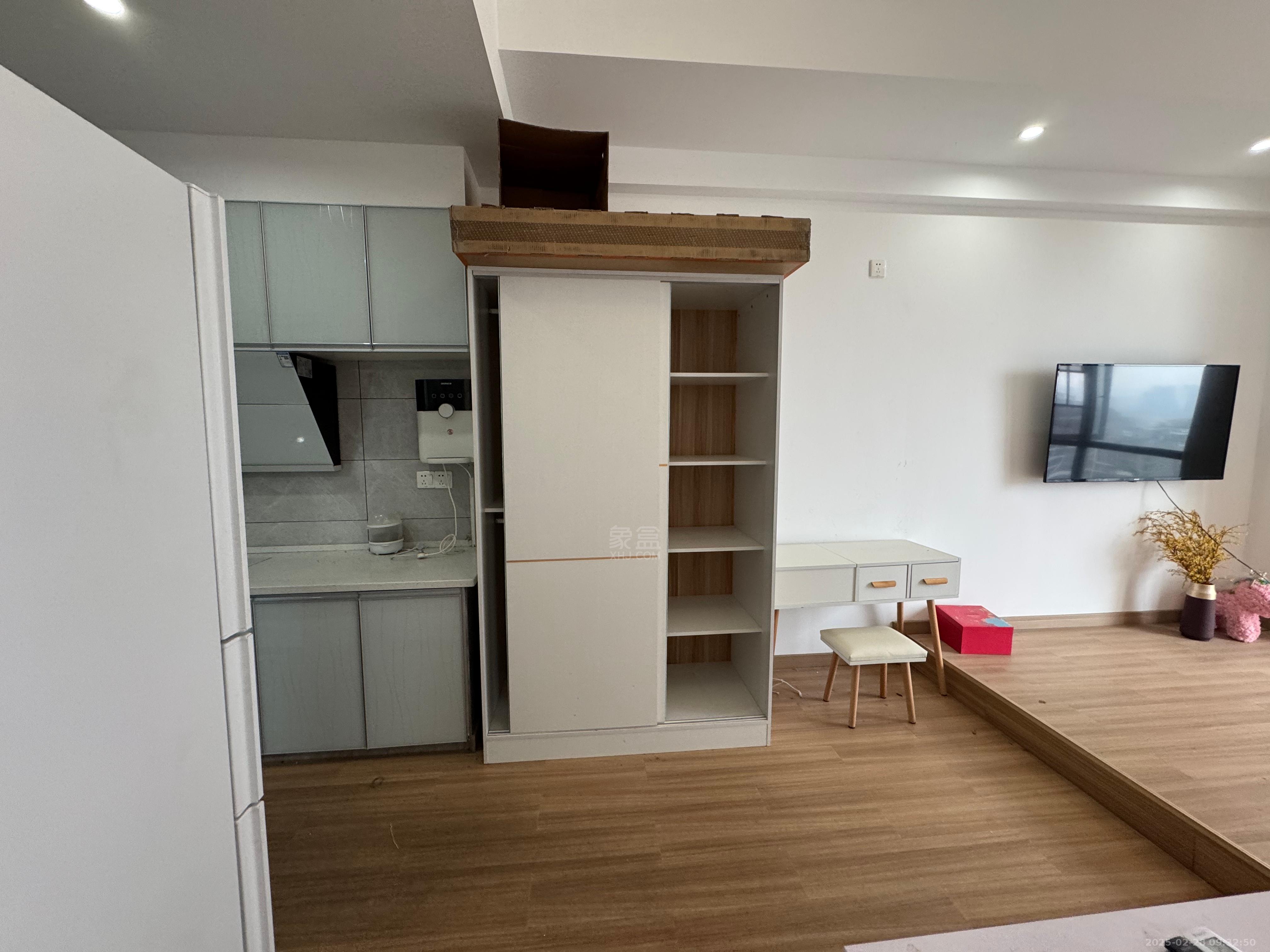 朗廷览江 1室1厅1卫 1600.0元/月 朗廷览江 1室1厅1卫 1600.0元/月室内图