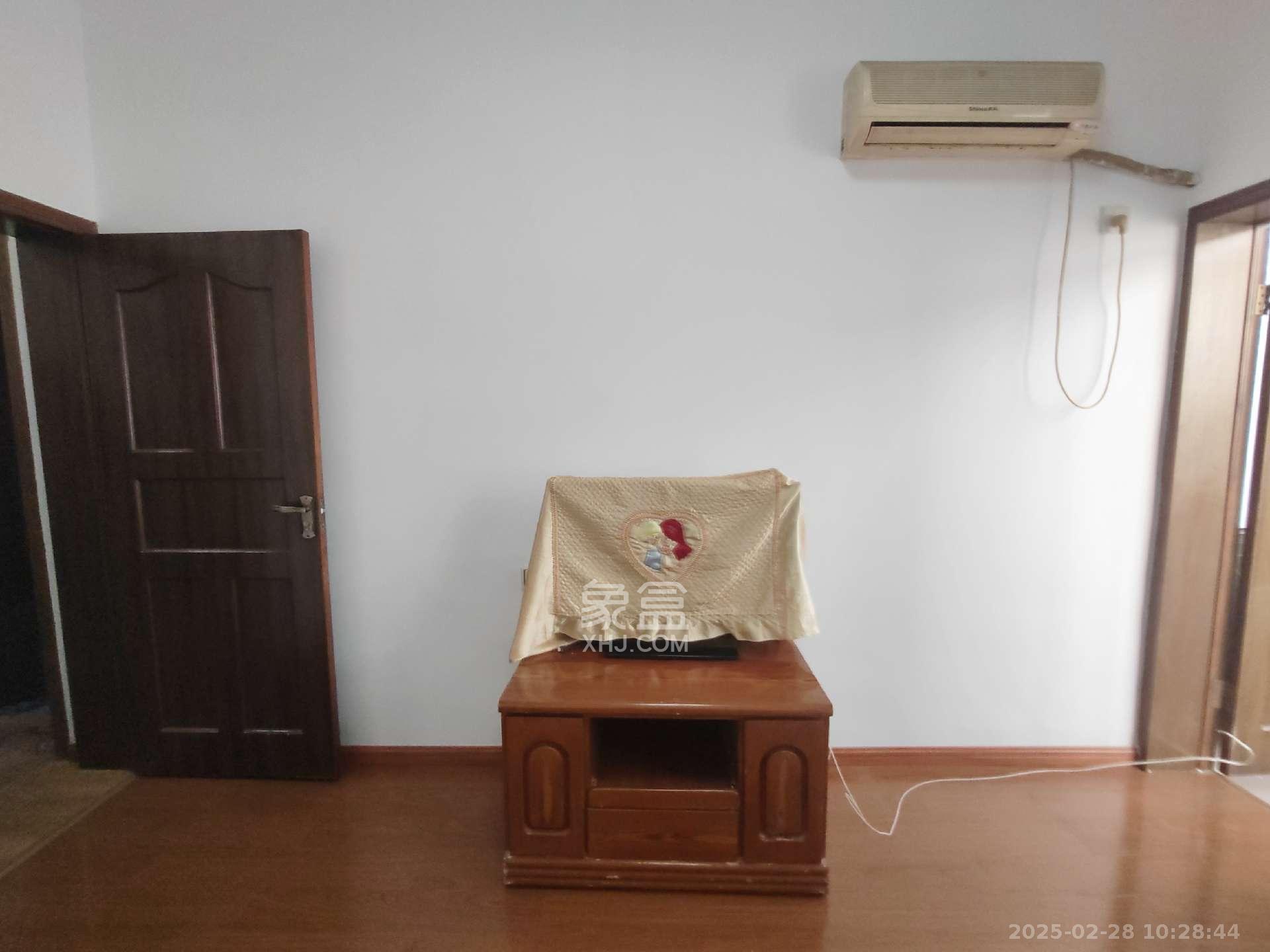 海关钢晓村  1室2厅1卫    650.0元/月 海关钢晓村  1室2厅1卫    650.0元/月室内图