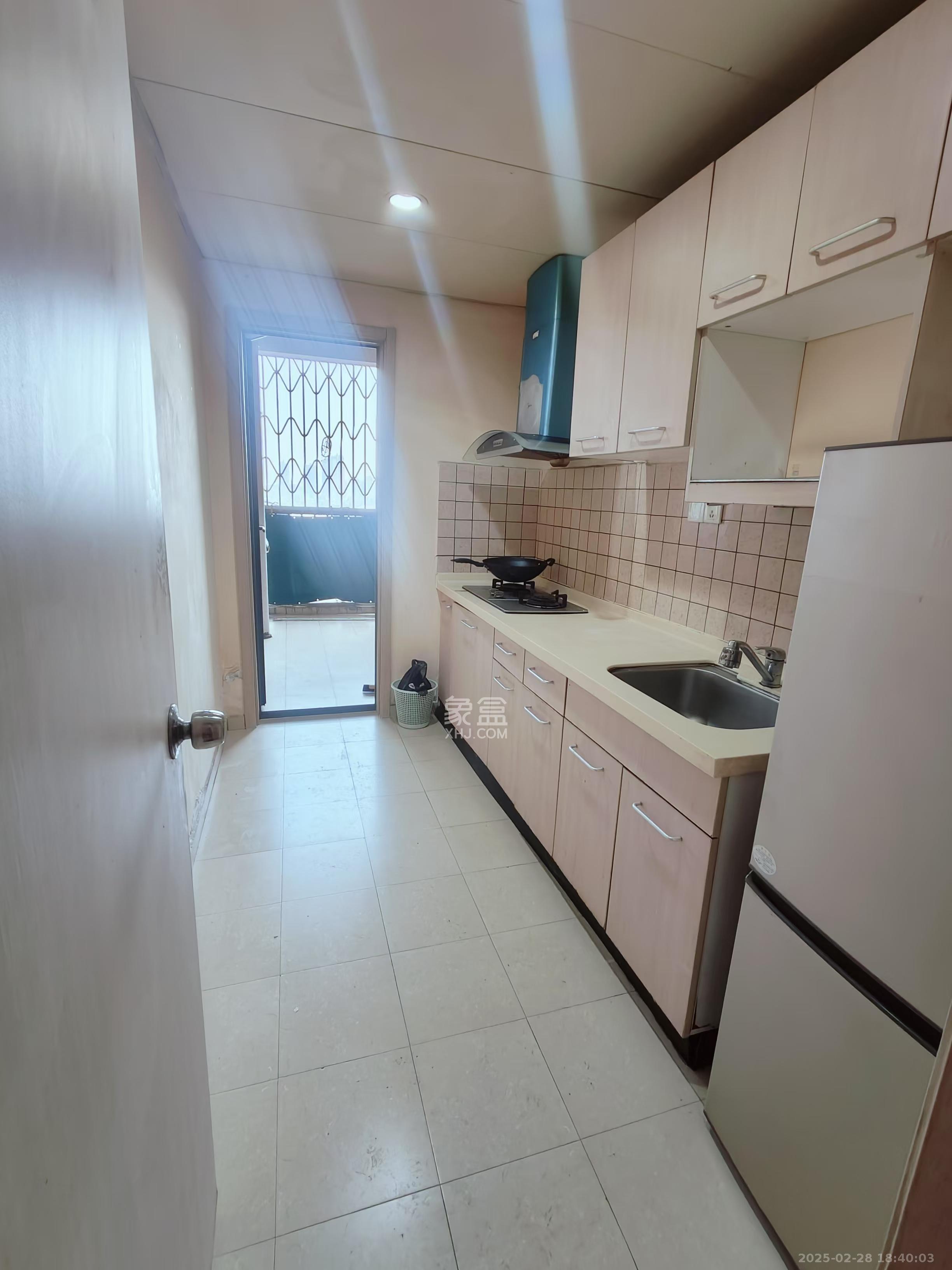 远大麓园  3室2厅2卫    2280.0元/月室内图