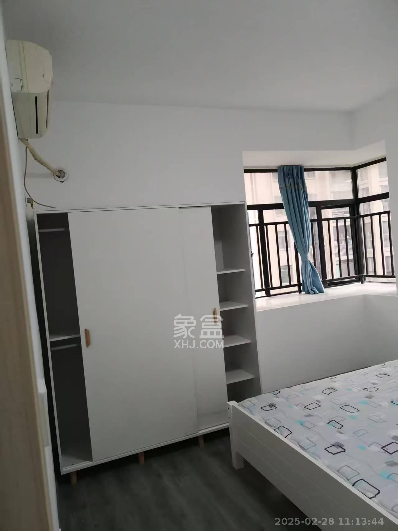 辉煌国际城二期  4室2厅2卫    2800.0元/月 辉煌国际城二期  4室2厅2卫    2800.0元/月室内图