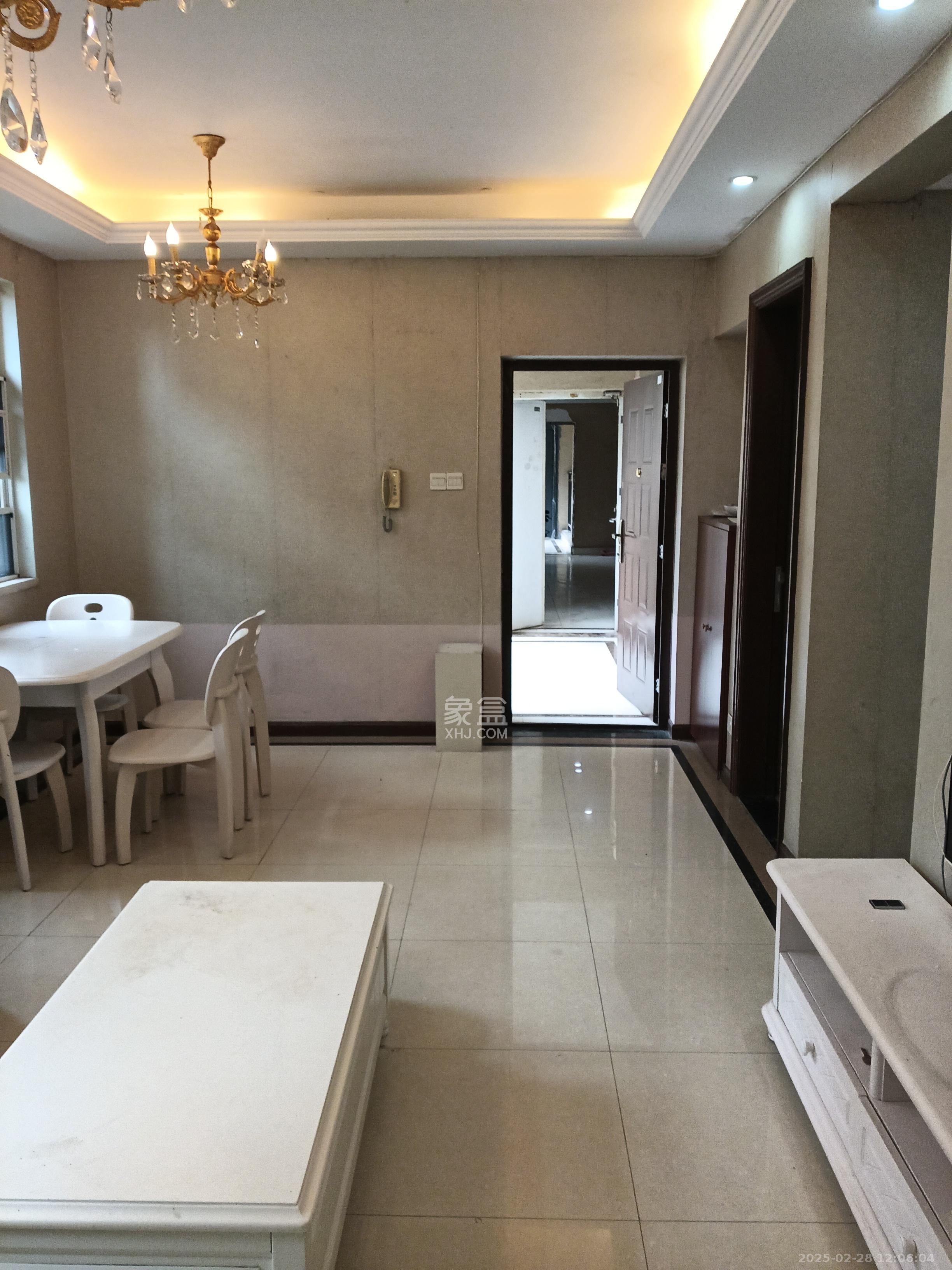 郡原居里 3室2厅1卫 2200.0元/月 郡原居里 3室2厅1卫 2200.0元/月室内图