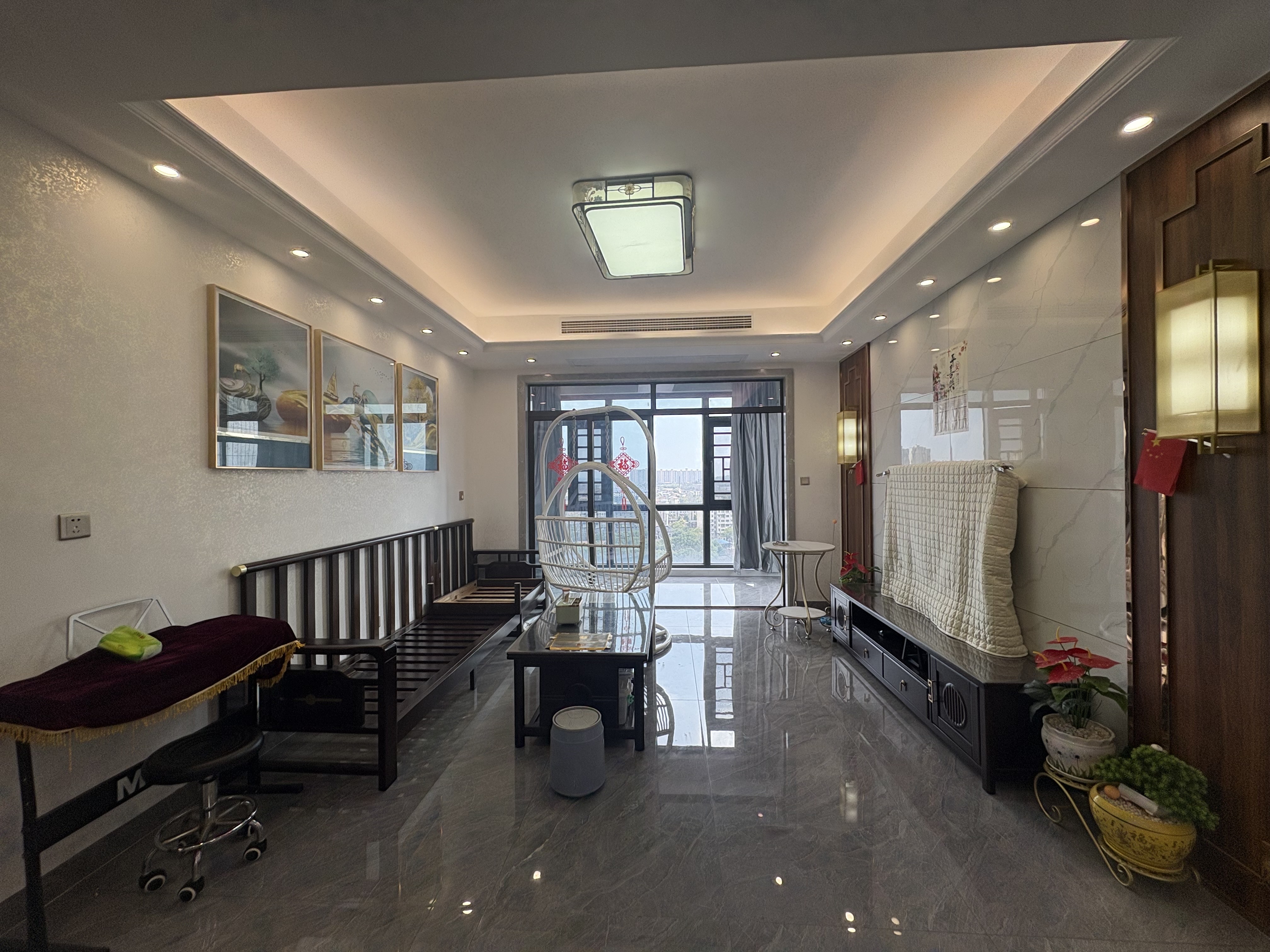 天嘉翰廷 4室2厅2卫 2500.0元/月 天嘉翰廷 4室2厅2卫 2500.0元/月室内图