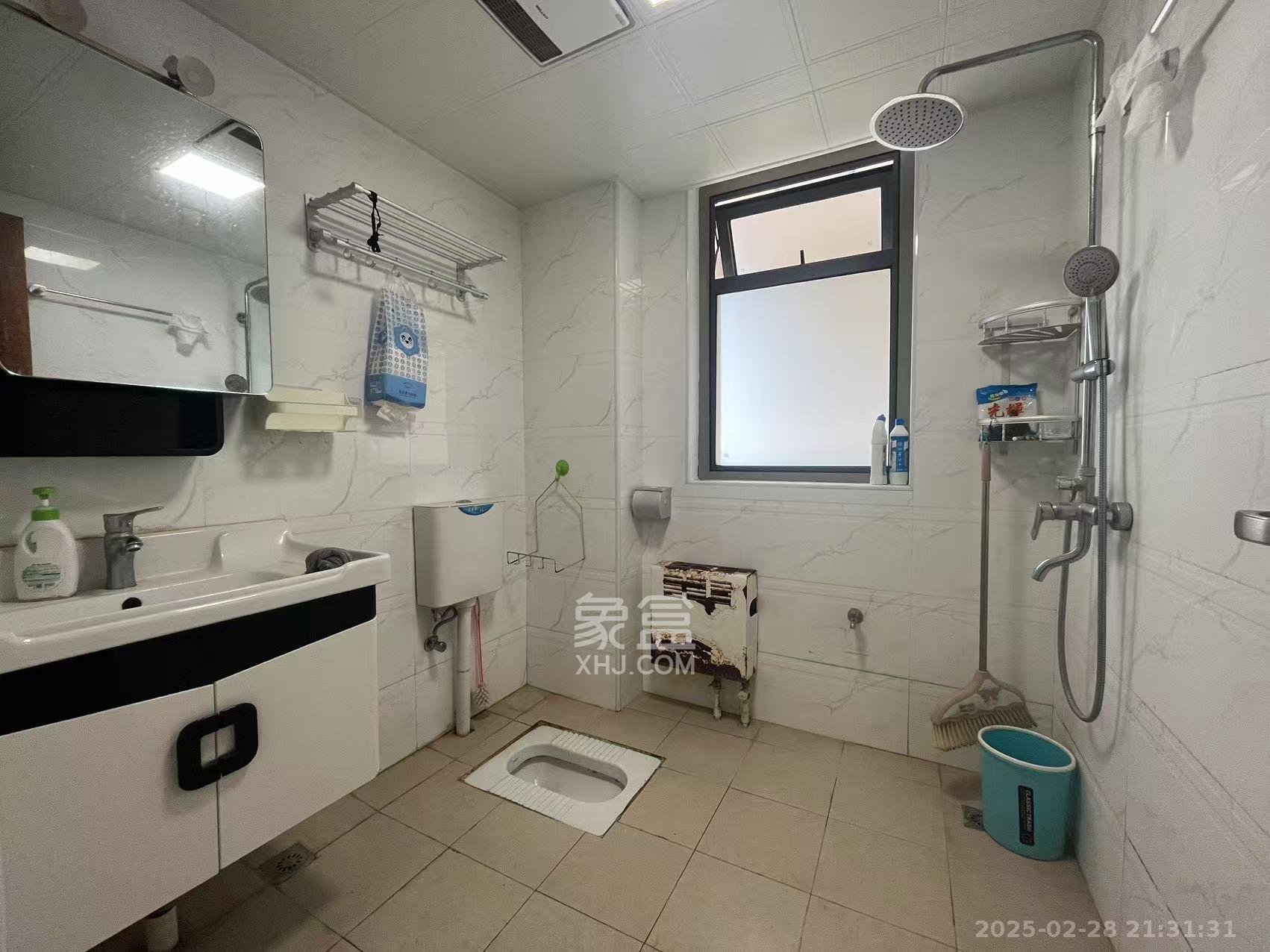 怡海星城 3室2厅1卫 2400.0元/月 怡海星城 3室2厅1卫 2400.0元/月室内图