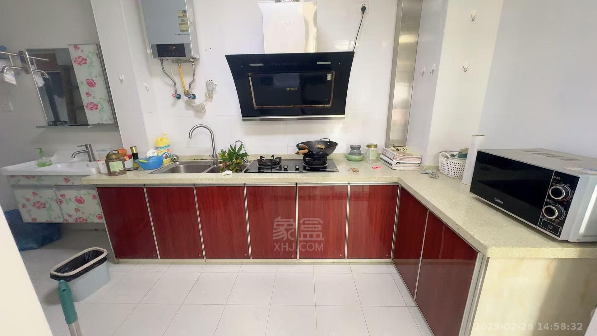 庐山春天 2室2厅1卫 1900.0元/月 庐山春天 2室2厅1卫 1900.0元/月小区图