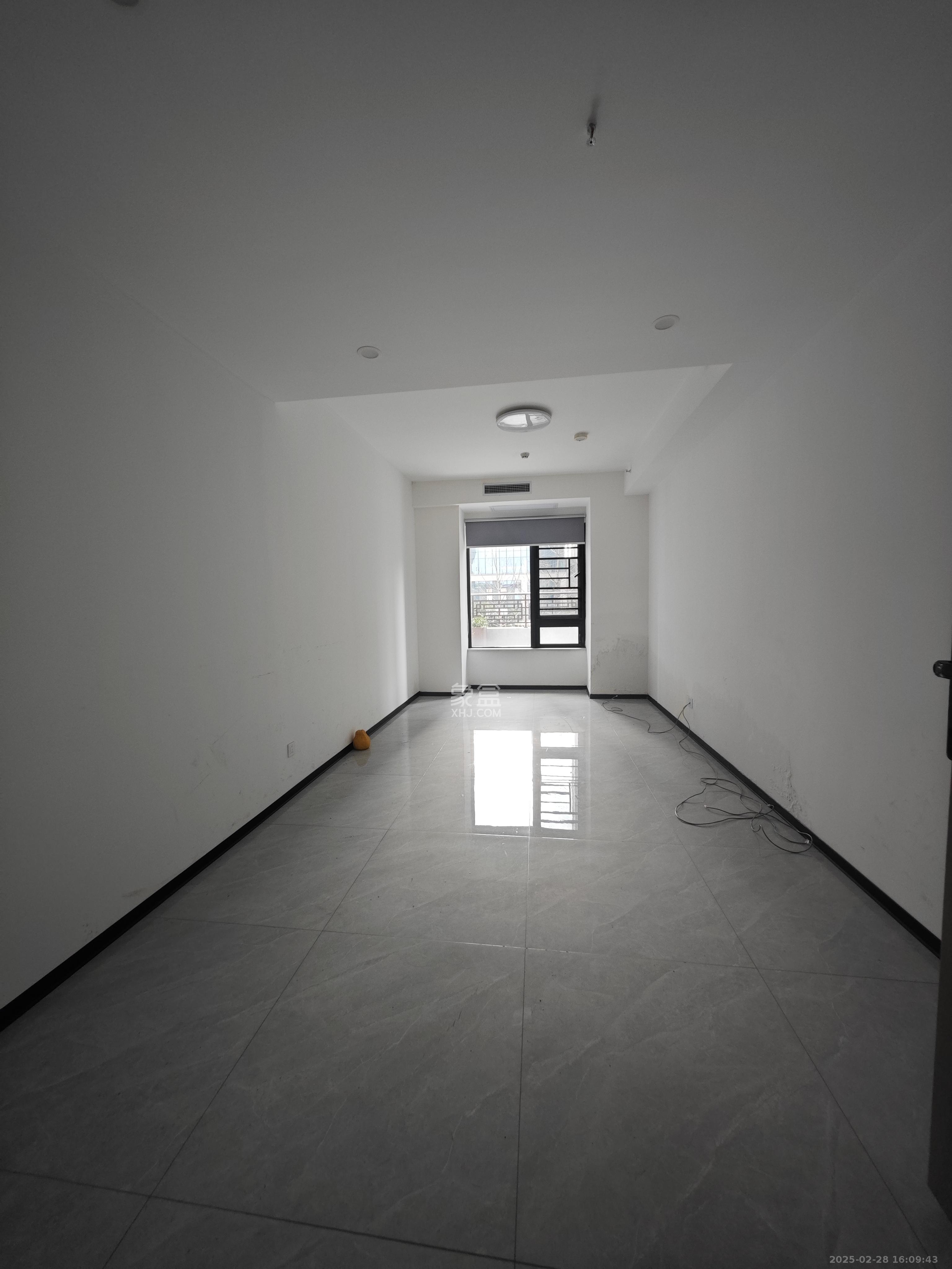 新城悦隽公园   260.0㎡      9800.0元/月室内图