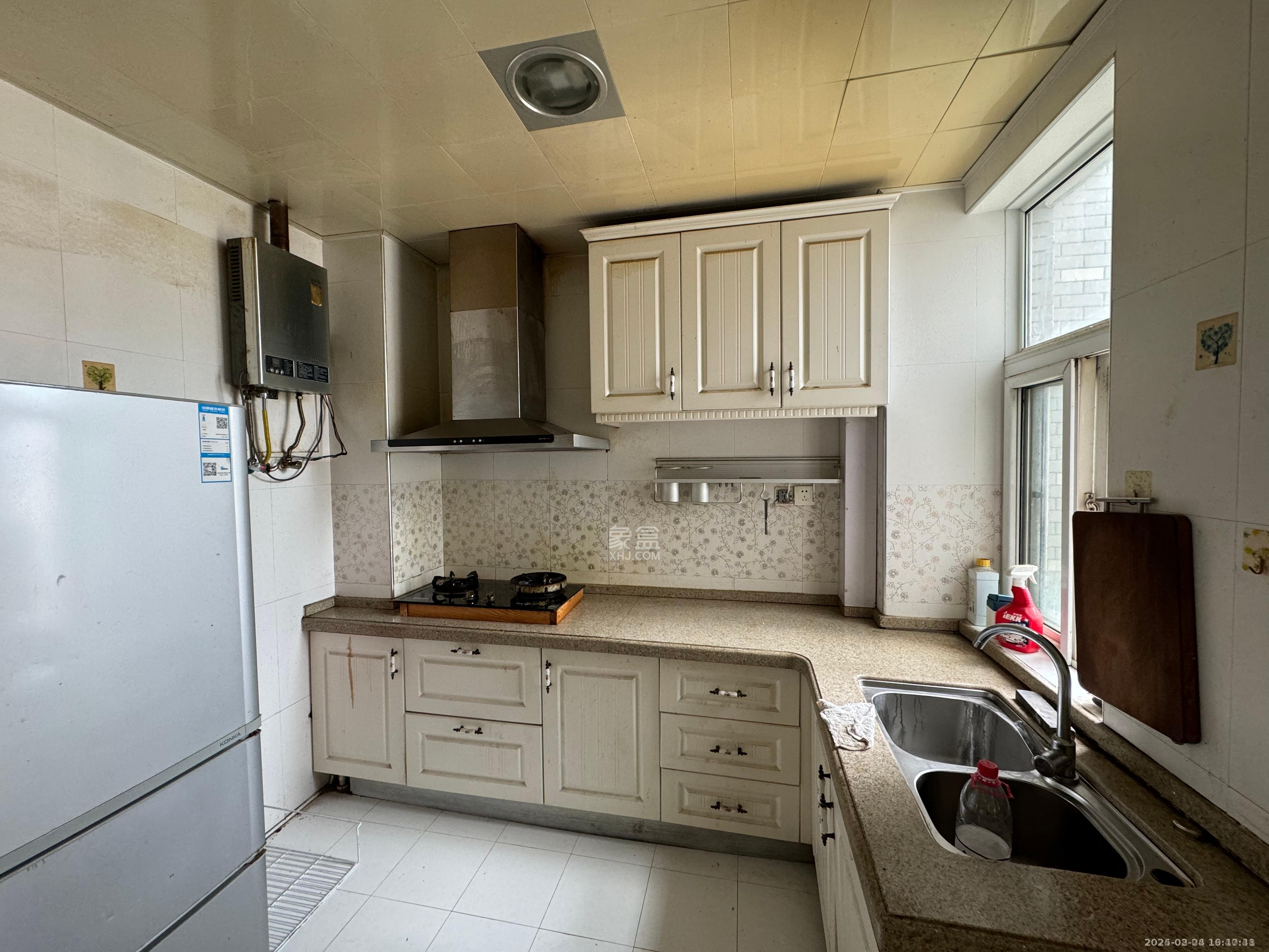 嘉盛华庭(一期、二期、三期) 2室2厅1卫 2200.0元/月 嘉盛华庭(一期、二期、三期) 2室2厅1卫 2200.0元/月室内图