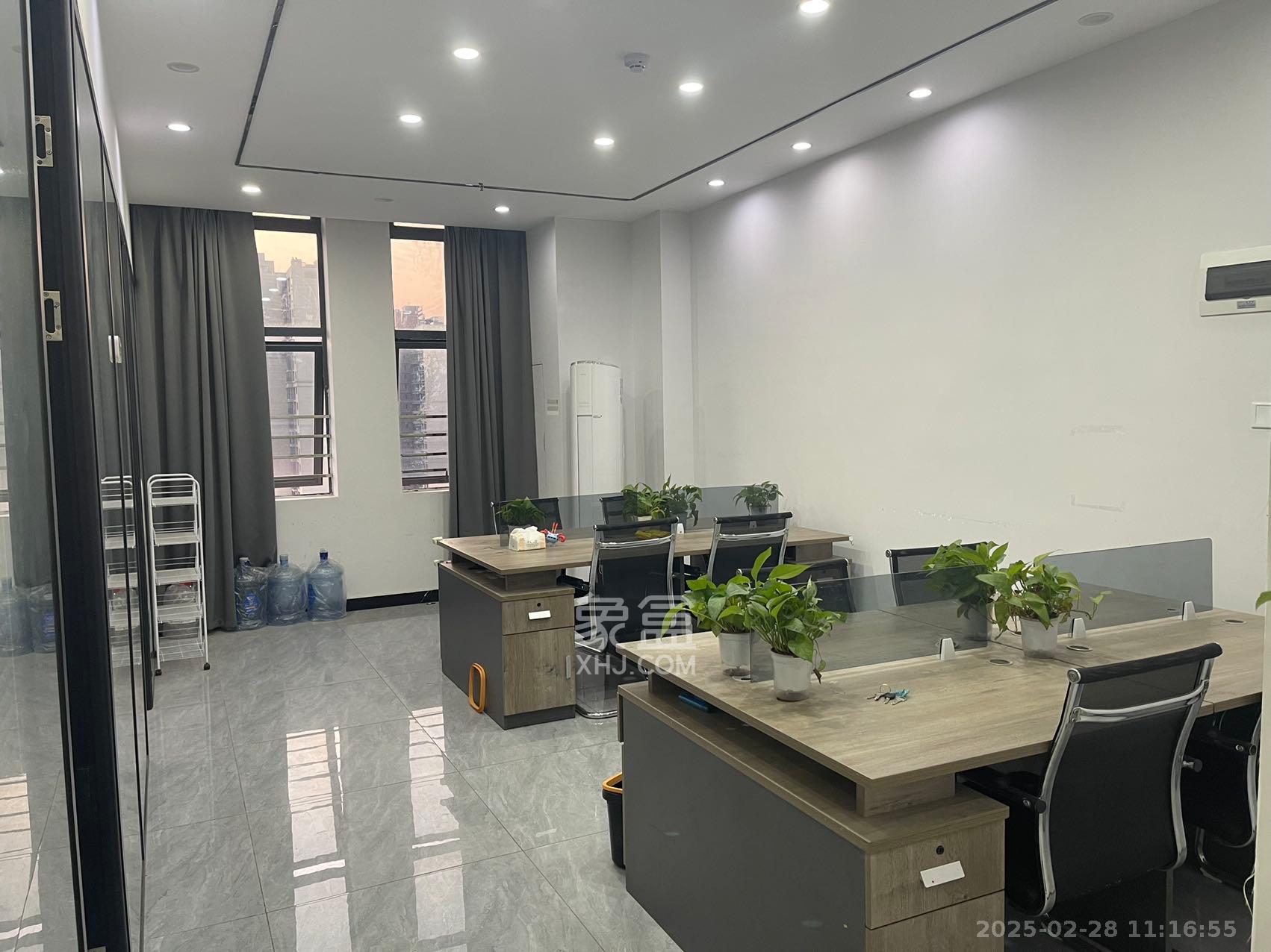 华润置地广场二期  2室1厅1卫   4800.00元/月户型图