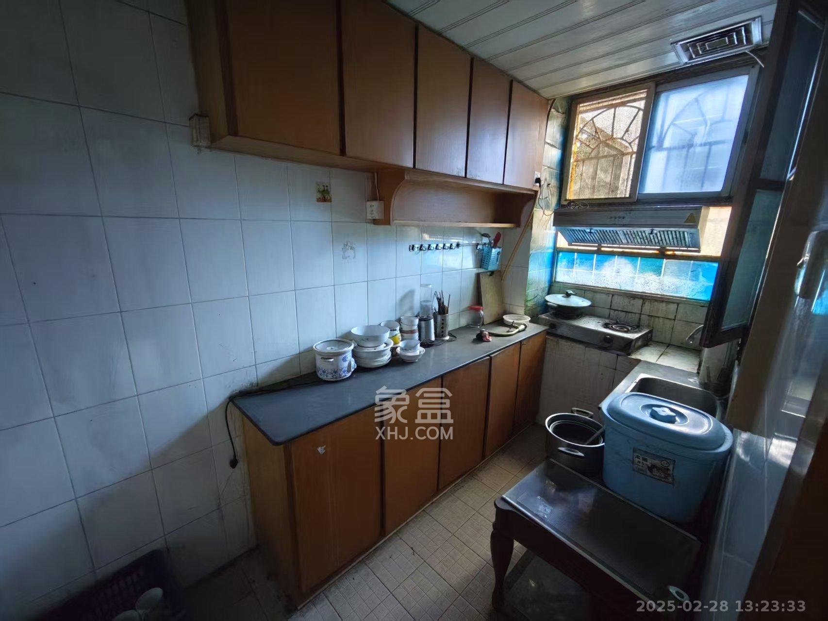 灰埠小区（灰埠社区）  30室30厅7卫    5000.0元/月室内图