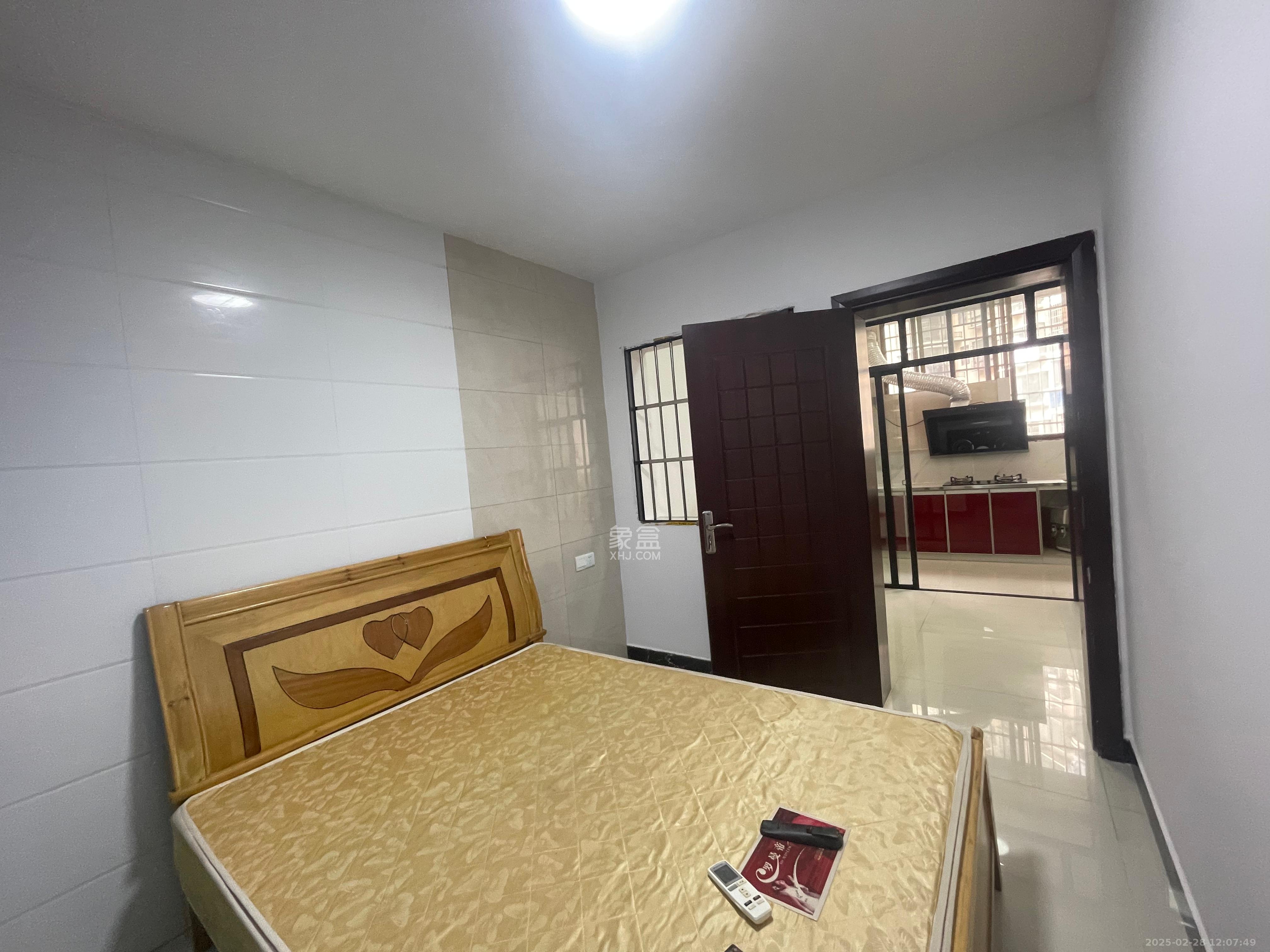 山水金庭  2室1厅1卫    880.0元/月 山水金庭  2室1厅1卫    880.0元/月室内图