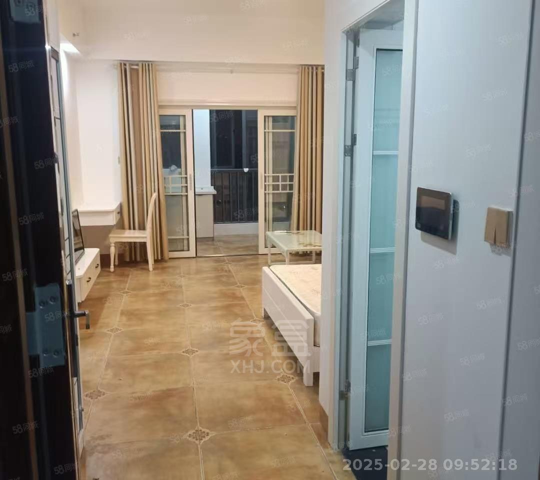 东方时代广场 1室1厅1卫 1100.0元/月 东方时代广场 1室1厅1卫 1100.0元/月室内图