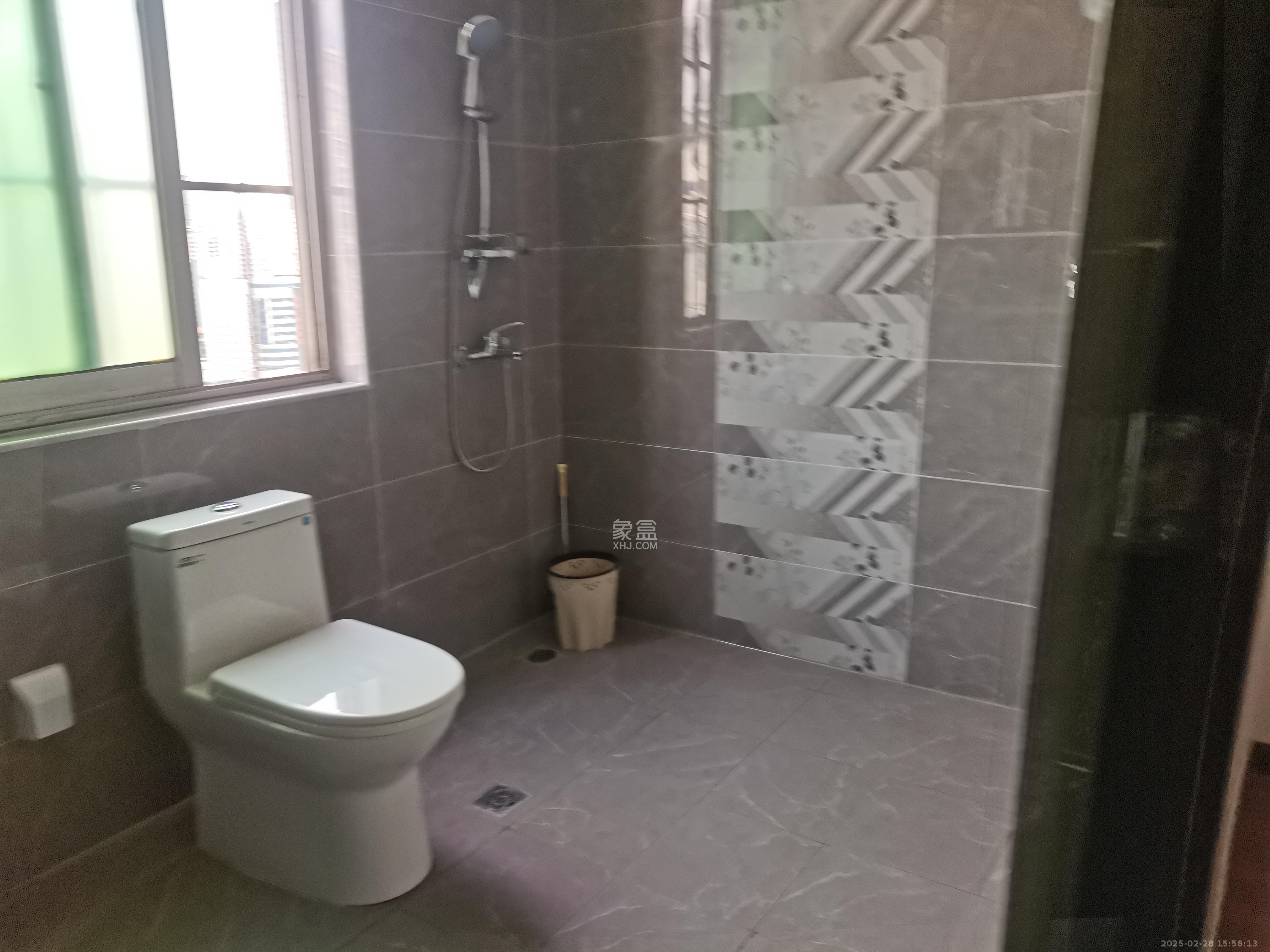 迎宾大厦 5室2厅2卫 6200.0元/月 迎宾大厦 5室2厅2卫 6200.0元/月室内图