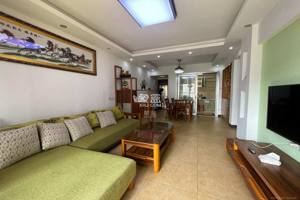 华润橡树湾  2室2厅1卫    2200.0元/月 华润橡树湾  2室2厅1卫    2200.0元/月室内图