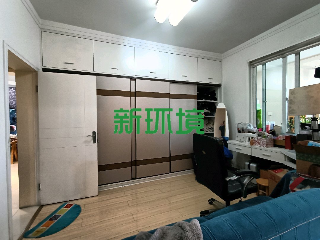 旺角佳园  4室2厅2卫   85.00万客厅