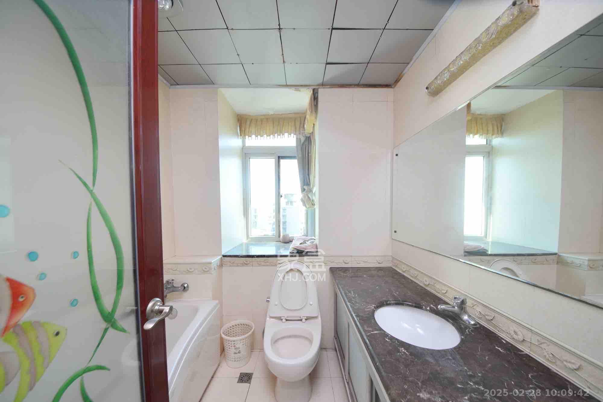 鸿景苑 4室2厅3卫 4000.0元/月 鸿景苑 4室2厅3卫 4000.0元/月室内图