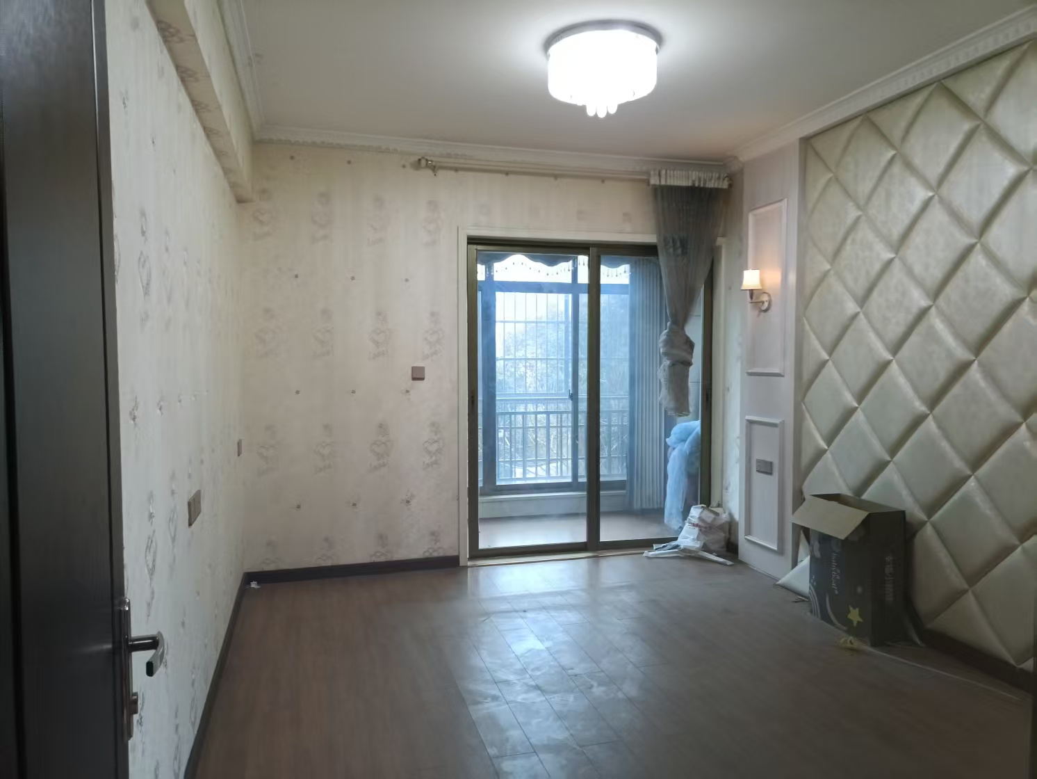 碧桂园 4室2厅2卫 1800.0元/月 碧桂园 4室2厅2卫 1800.0元/月室内图