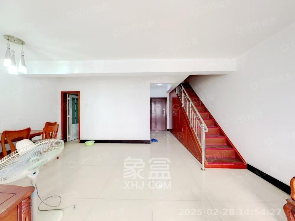 丽景新贵 2室2厅1卫 2200.0元/月 丽景新贵 2室2厅1卫 2200.0元/月室内图