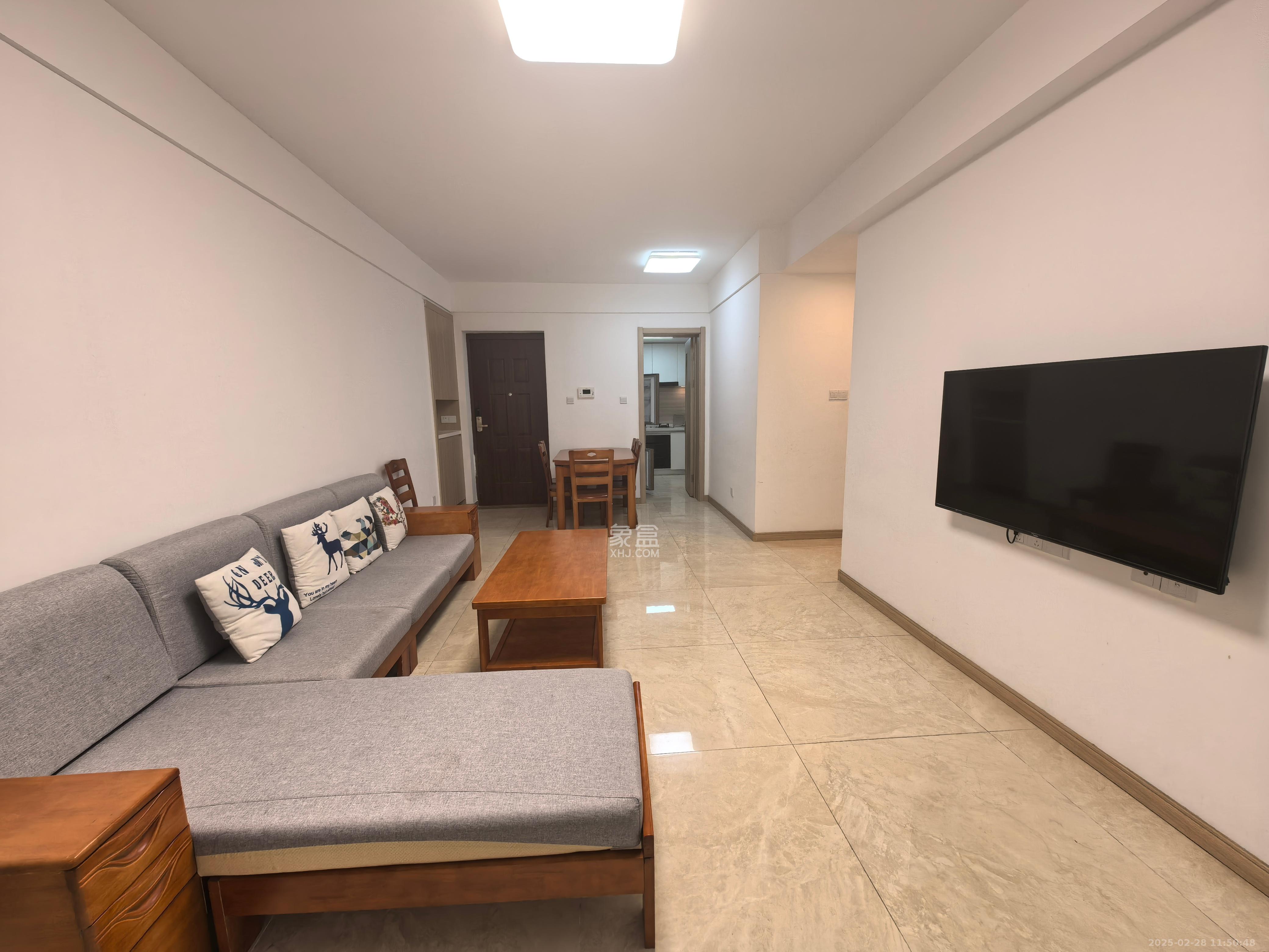 新城国际花都  3室2厅2卫    1700.0元/月室内图1