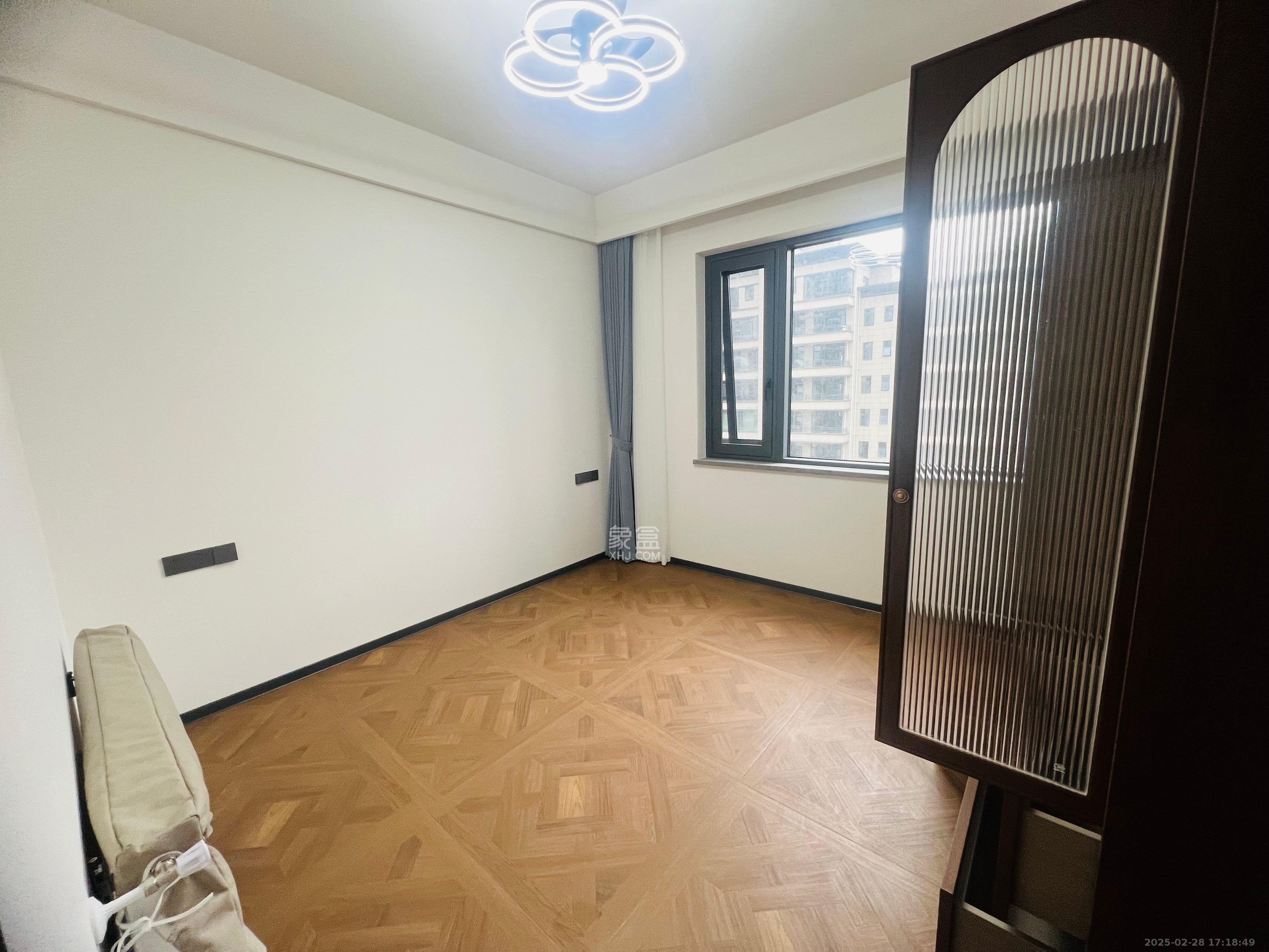 宝能公馆(美联天骄城五期) 4室2厅2卫 7500.0元/月 宝能公馆(美联天骄城五期) 4室2厅2卫 7500.0元/月室内图