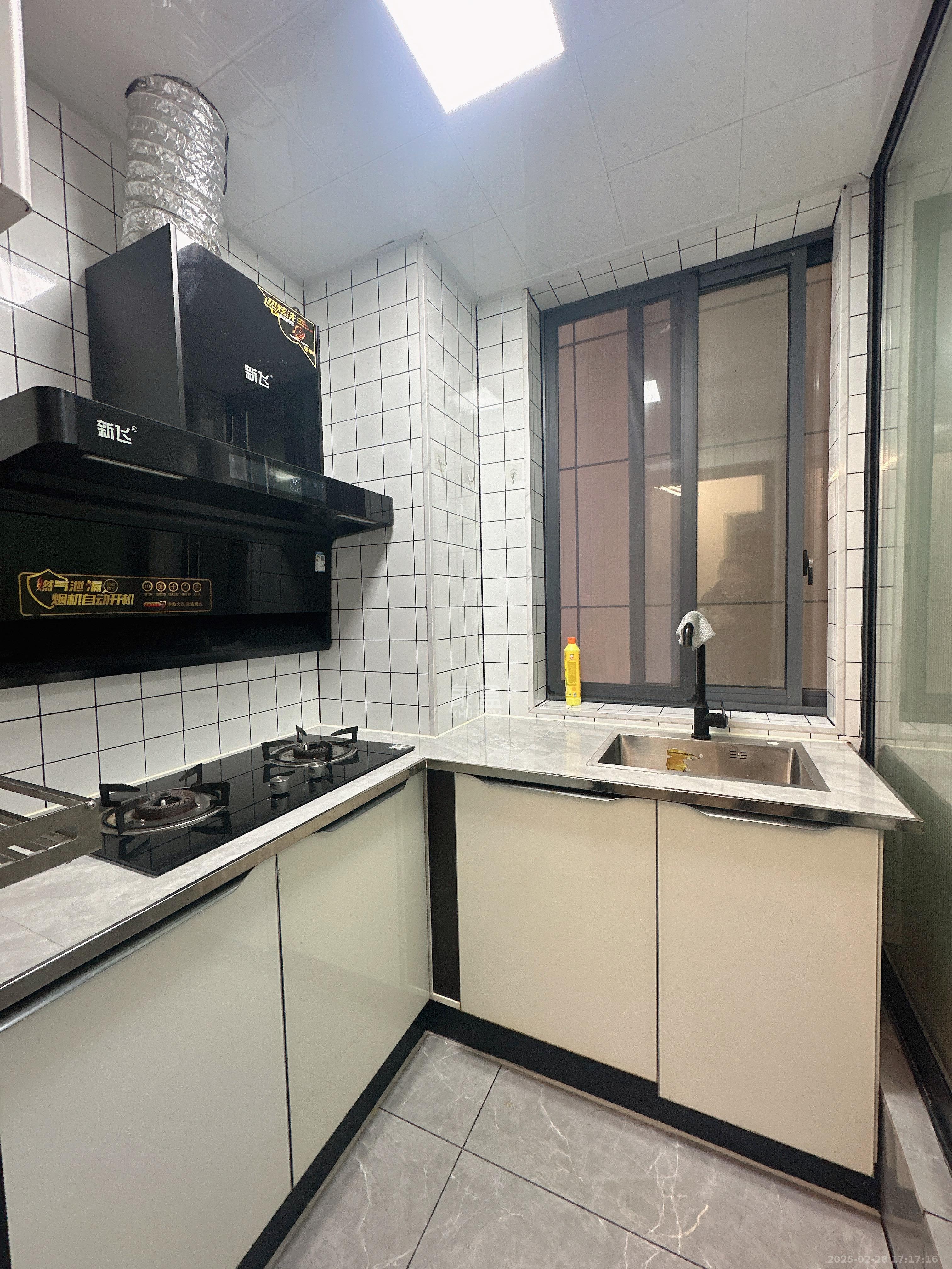 和悦城(蟠龙景苑)  1室1厅1卫    1400.0元/月室内图