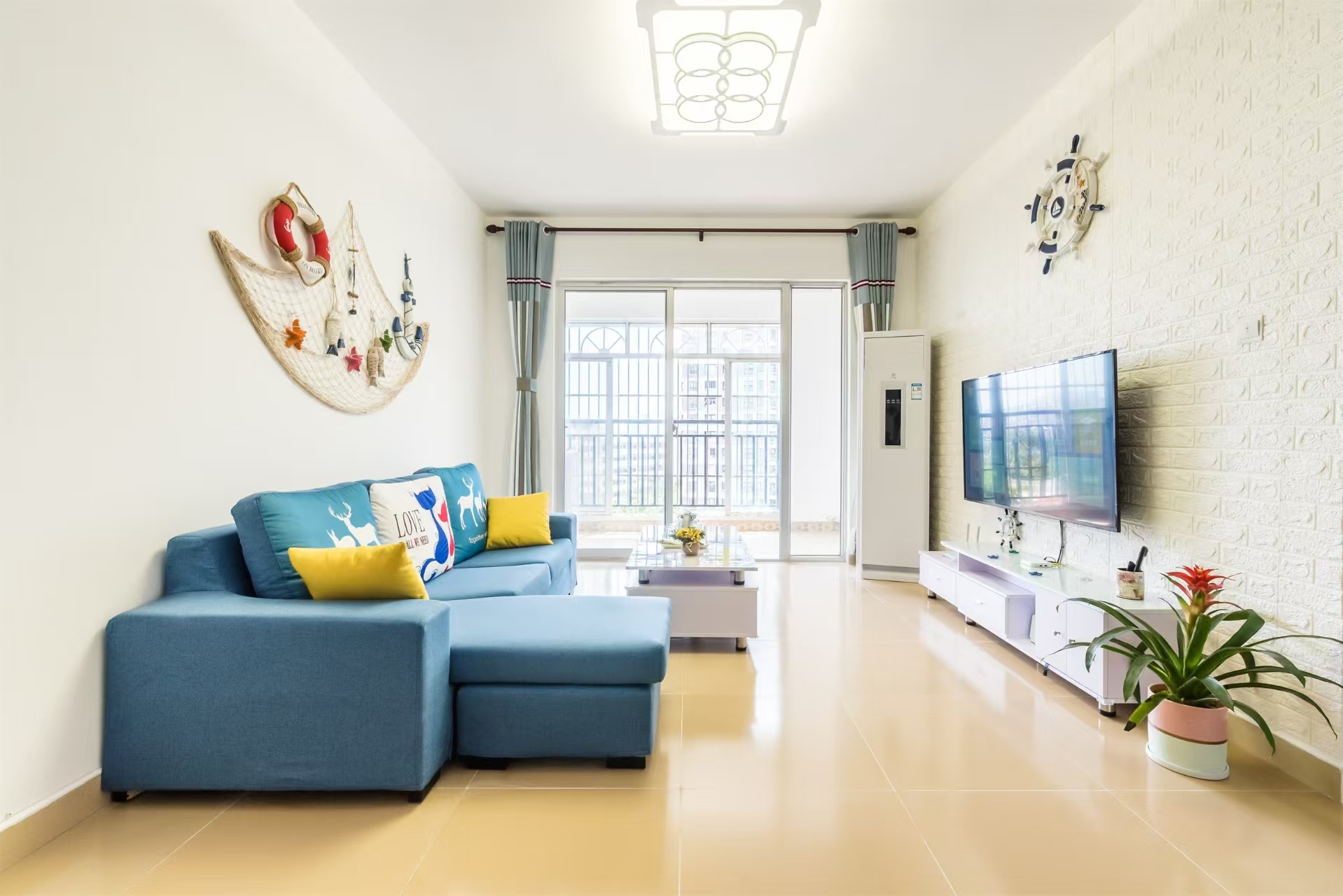 水岸阳光A小区 2室2厅1卫 94.0万 水岸阳光A小区 2室2厅1卫 94.0万客厅