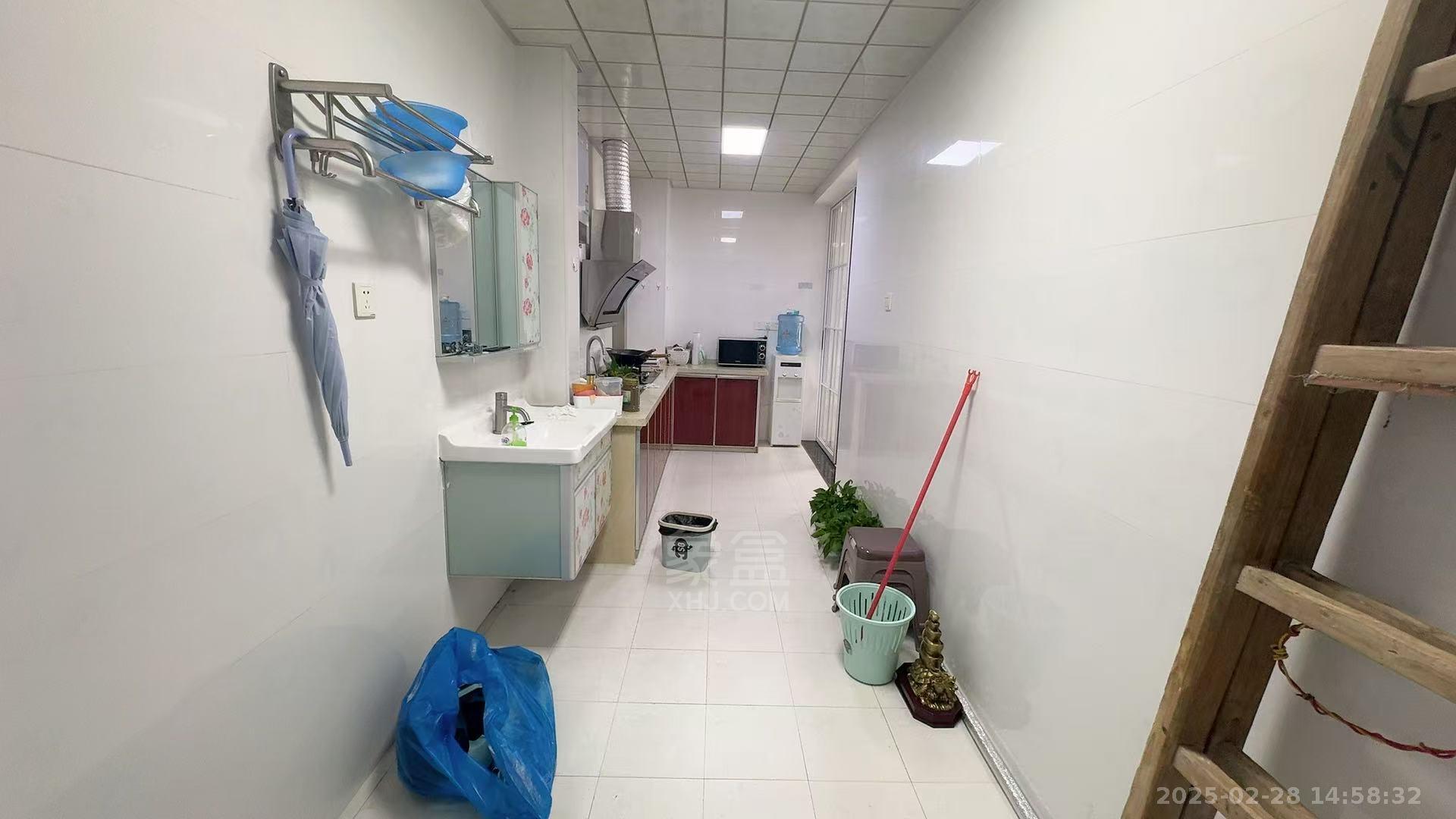 庐山春天 2室2厅1卫 1900.0元/月 庐山春天 2室2厅1卫 1900.0元/月小区图