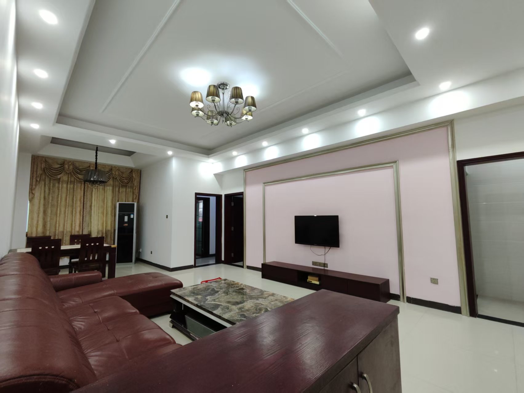 进步亚泰 4室2厅2卫 2300.0元/月 进步亚泰 4室2厅2卫 2300.0元/月室内图