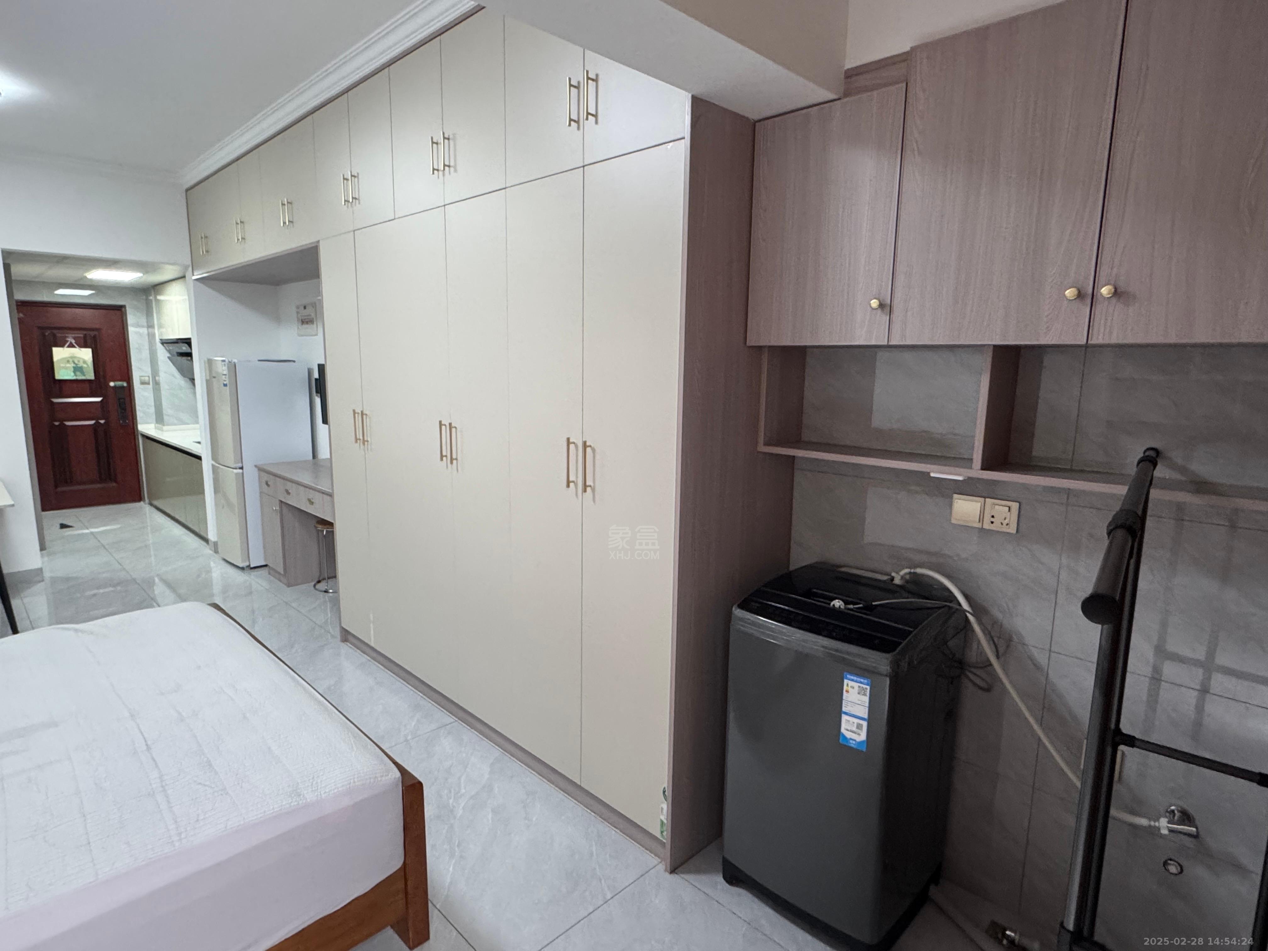 经世龙城 1室1厅1卫 1300.0元/月 经世龙城 1室1厅1卫 1300.0元/月室内图