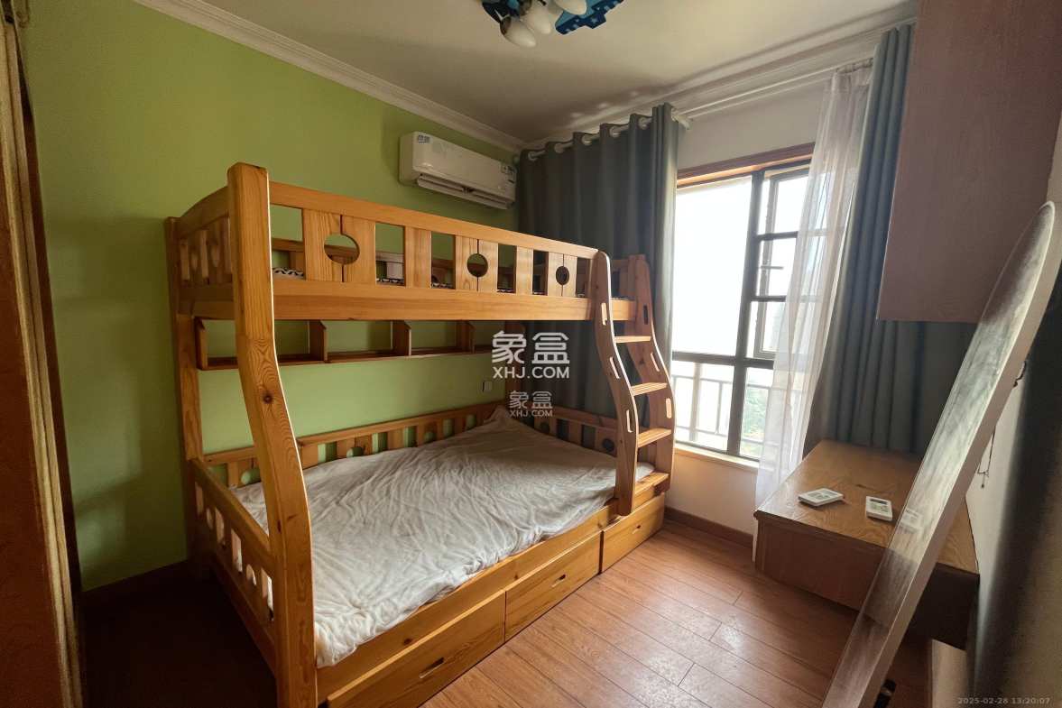 华润橡树湾  2室2厅1卫    2200.0元/月 华润橡树湾  2室2厅1卫    2200.0元/月室内图