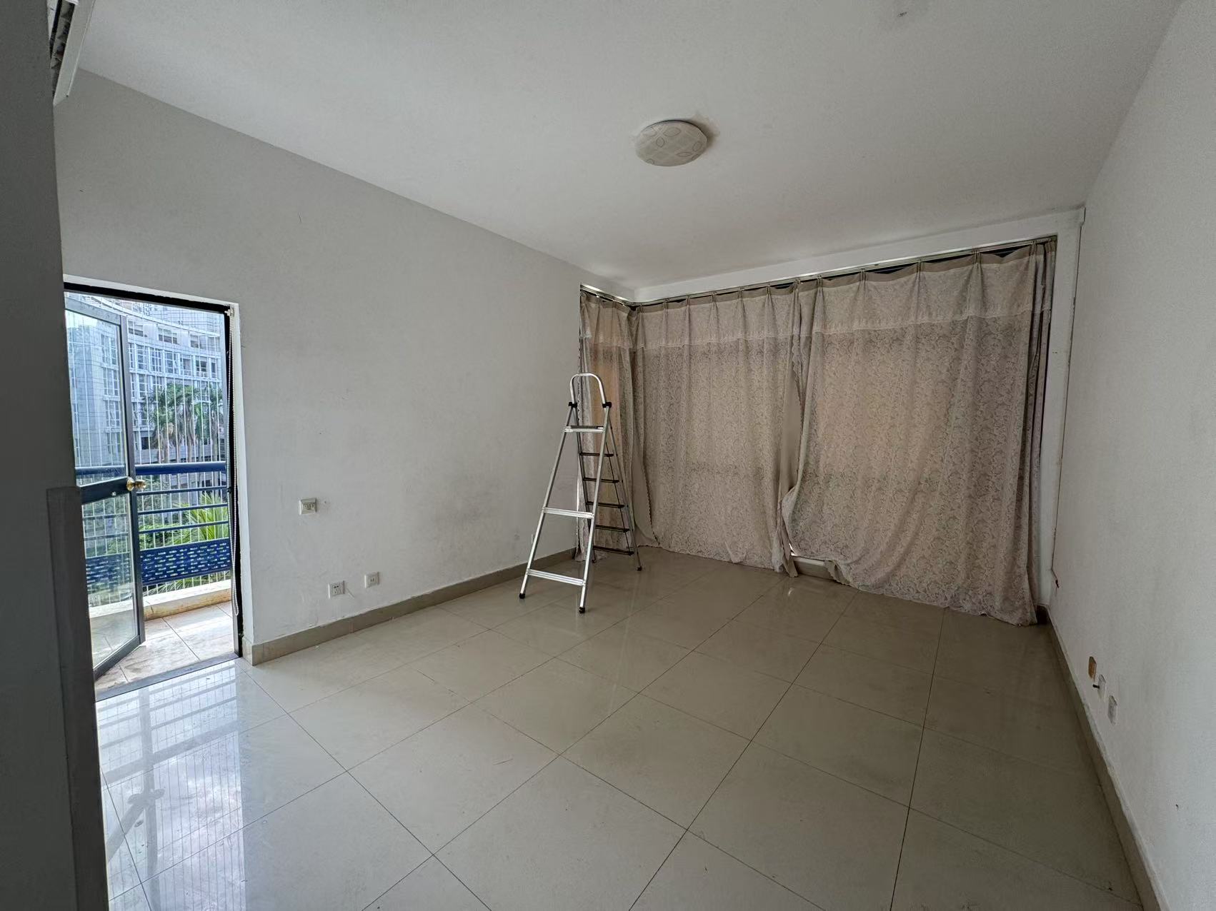 紫荆花园二区 3室2厅2卫 4500.0元/月 紫荆花园二区 3室2厅2卫 4500.0元/月室内图