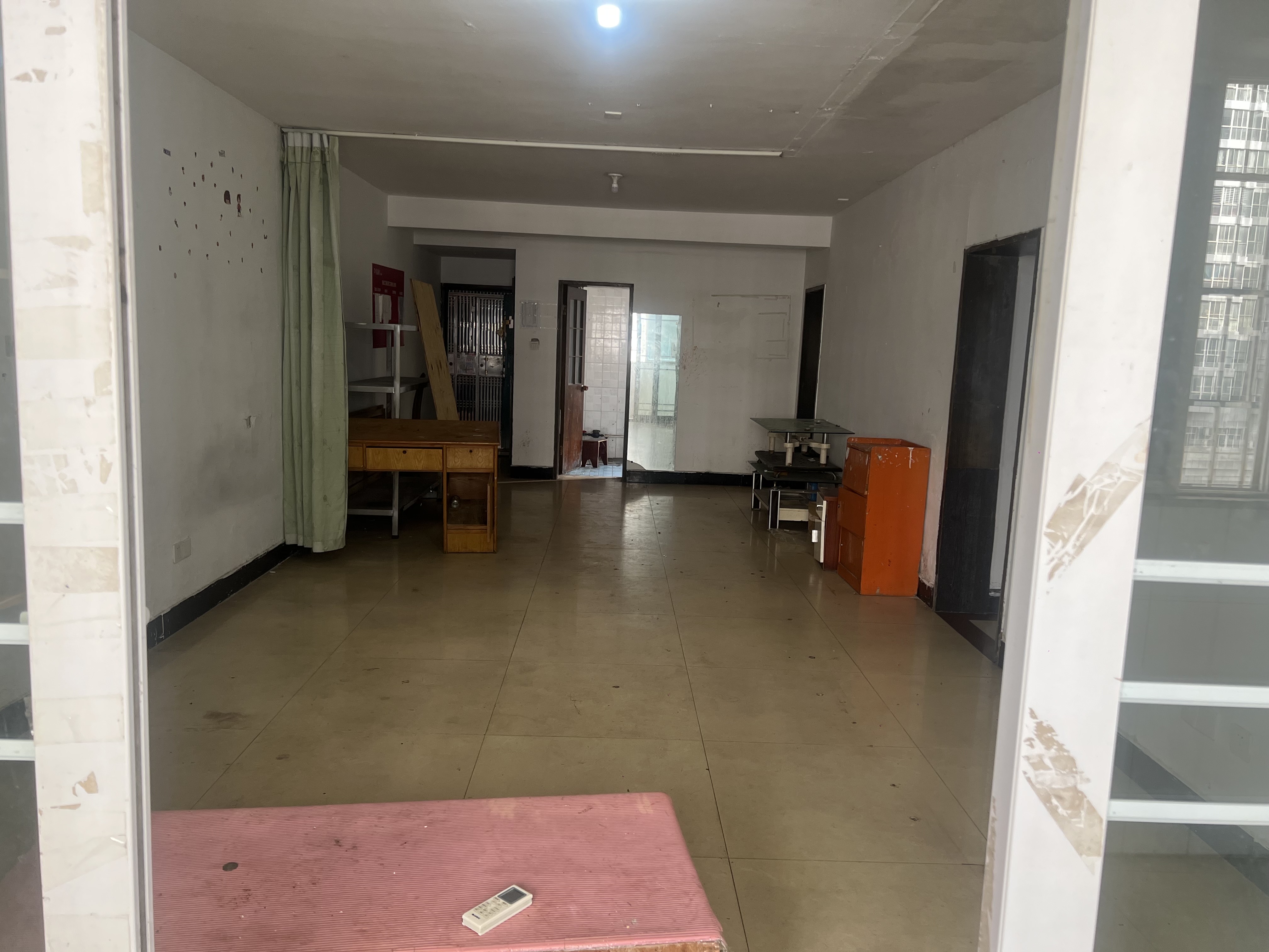 新世界商贸城 3室2厅2卫 4000.0元/月 新世界商贸城 3室2厅2卫 4000.0元/月户型图