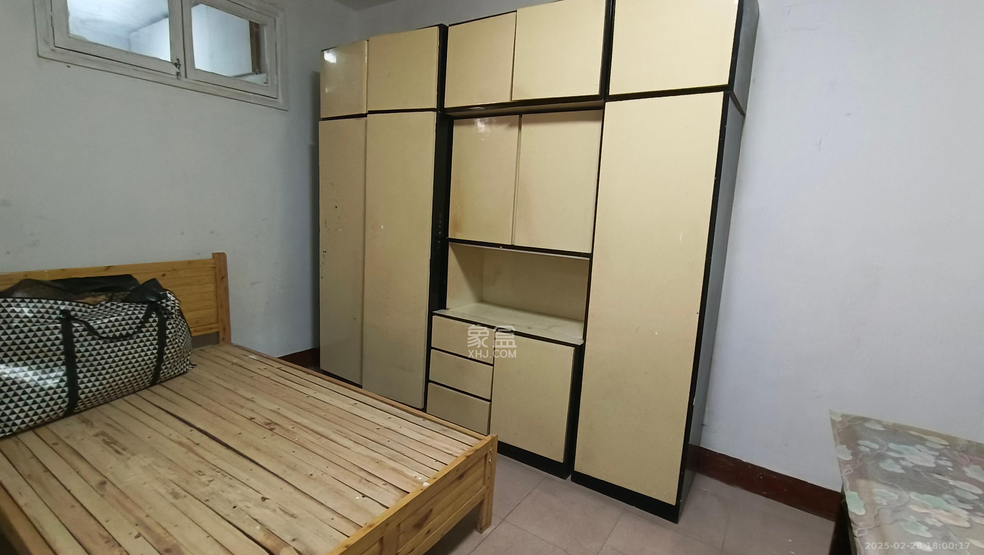 中南家园  1室0厅0卫   1300.00元/月室内图