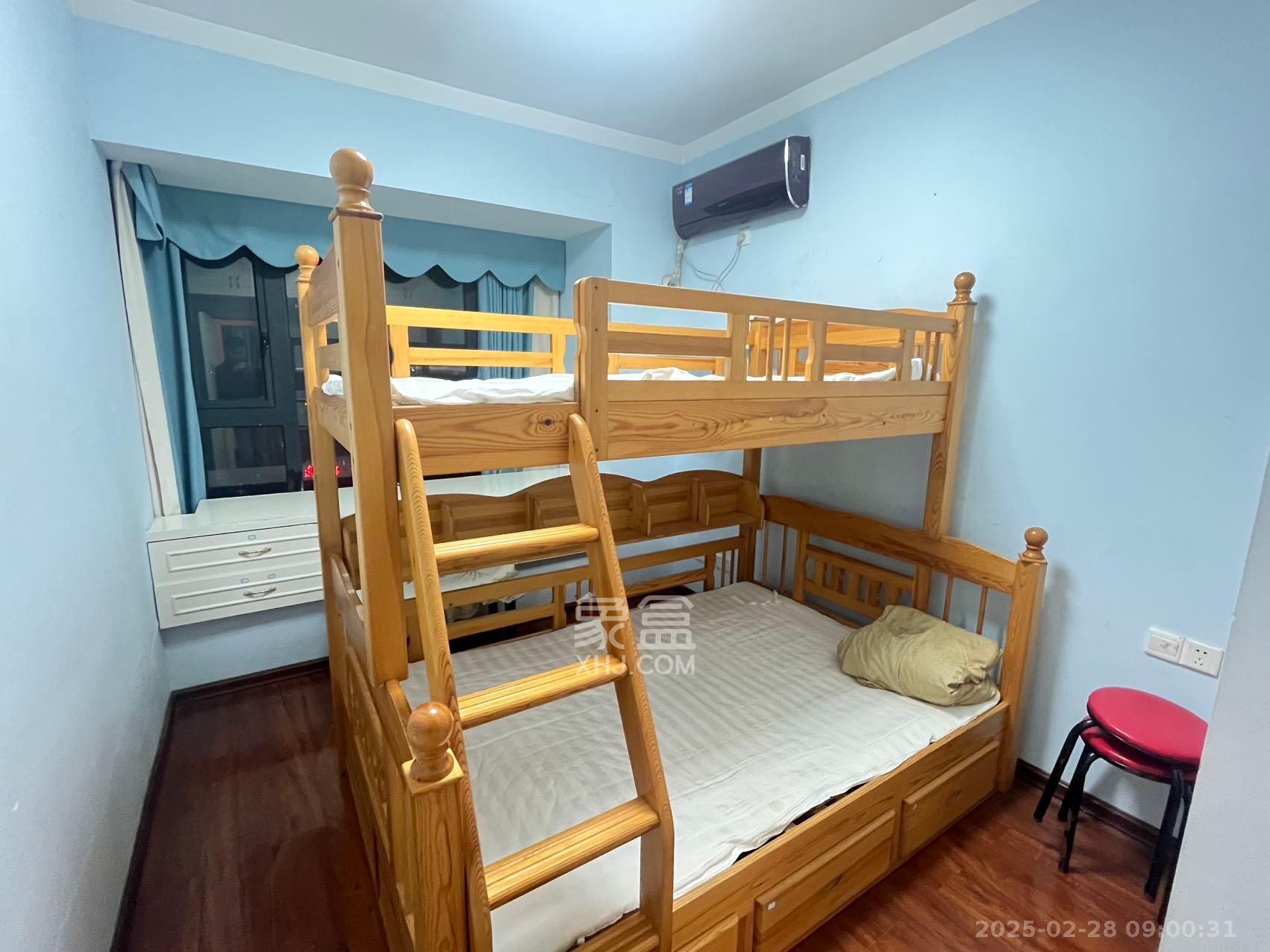 藏珑湖上国际花园 3室2厅2卫 3700.0元/月 藏珑湖上国际花园 3室2厅2卫 3700.0元/月室内图