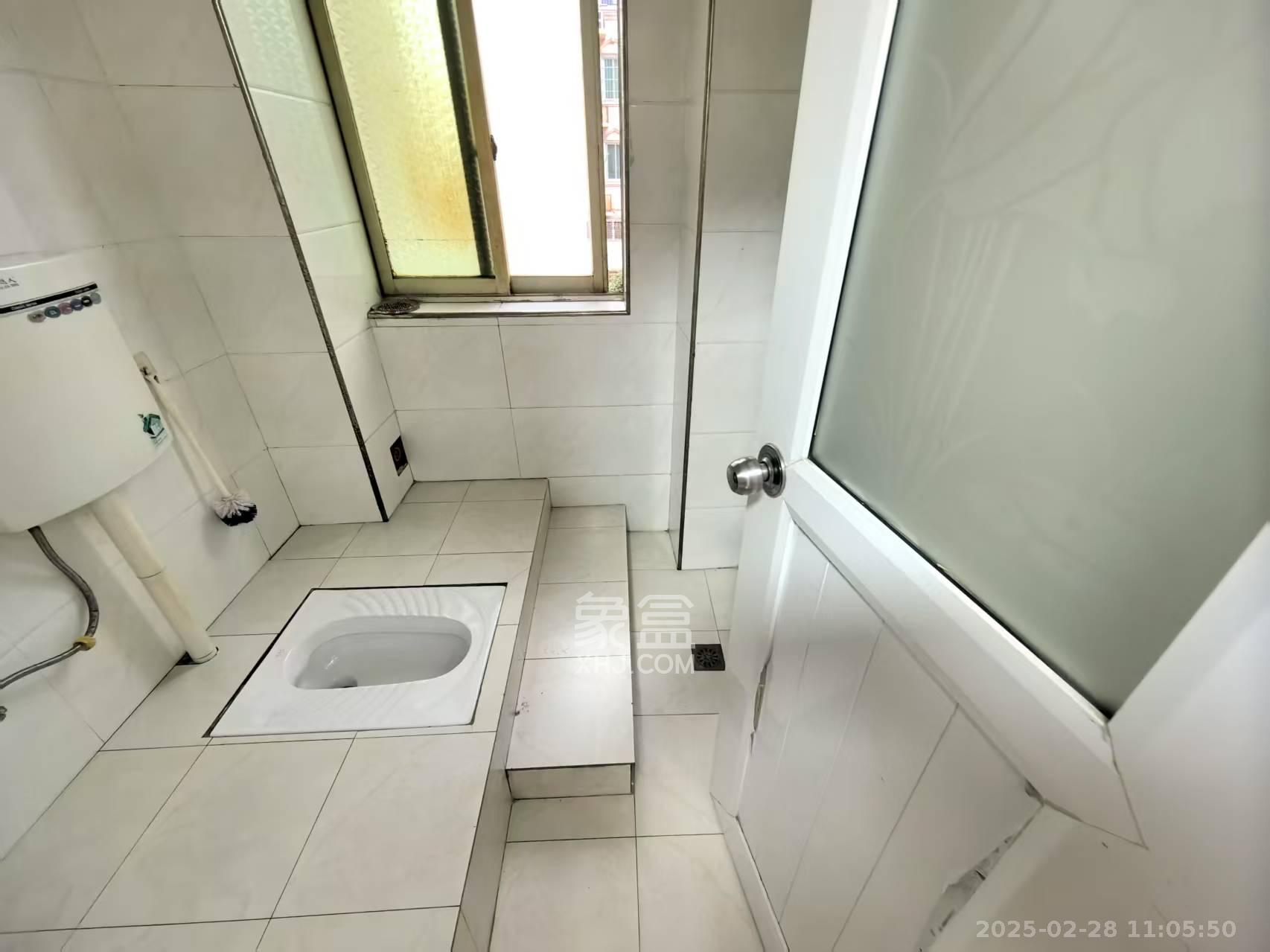 马王堆陶瓷建材新城 3室2厅1卫 4000.0元/月 马王堆陶瓷建材新城 3室2厅1卫 4000.0元/月室内图