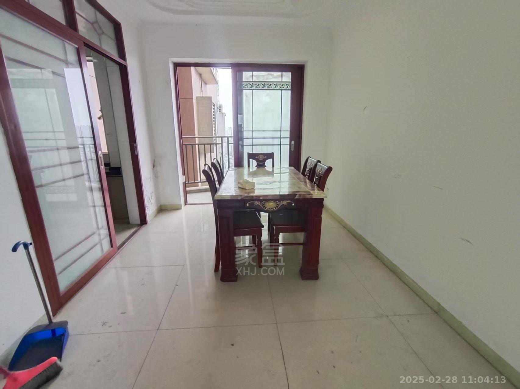 蓝盾景园二期 4室2厅1卫 2600.0元/月 蓝盾景园二期 4室2厅1卫 2600.0元/月室内图